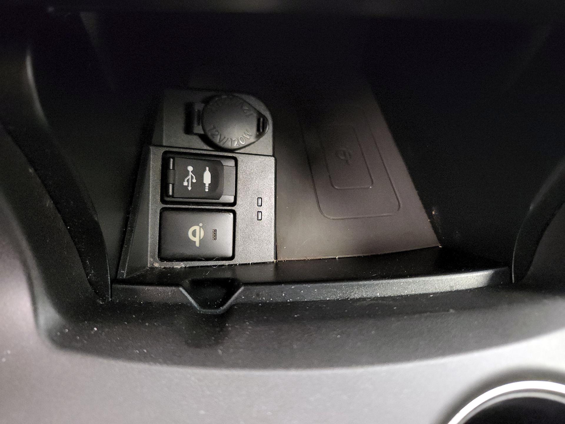 Thumbnail: 2015 Toyota Camry - 19