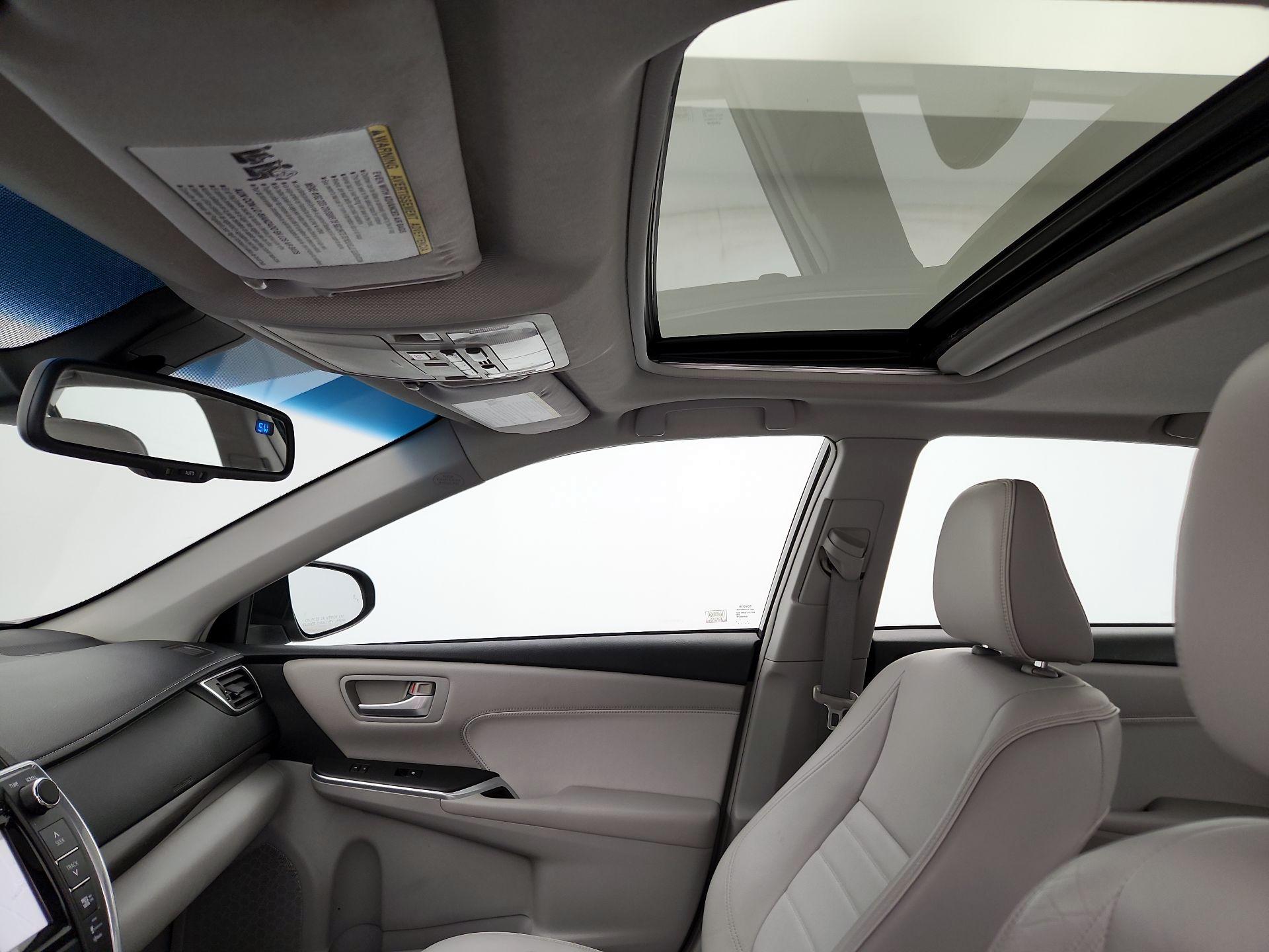 Thumbnail: 2015 Toyota Camry - 20