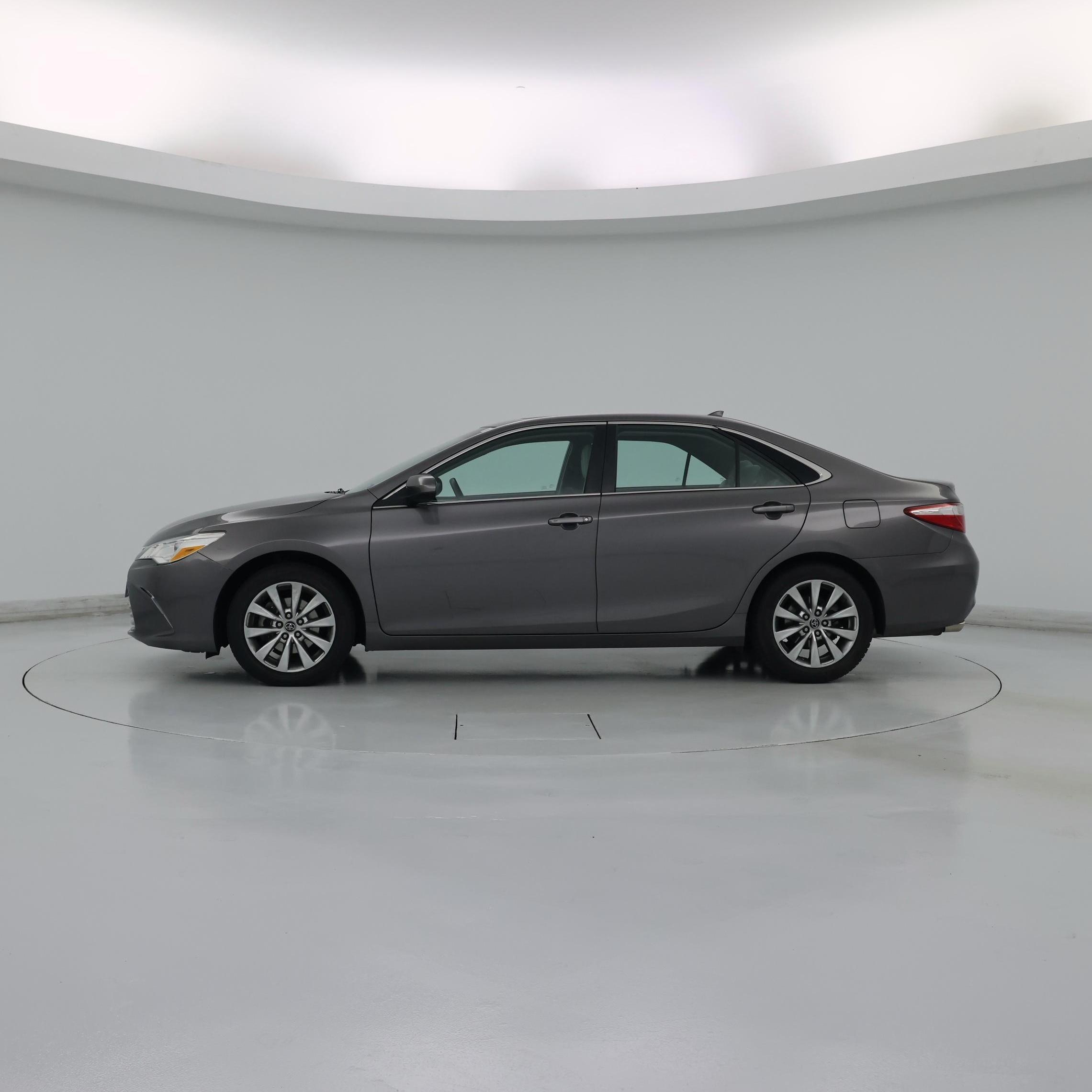 Thumbnail: 2015 Toyota Camry - 3