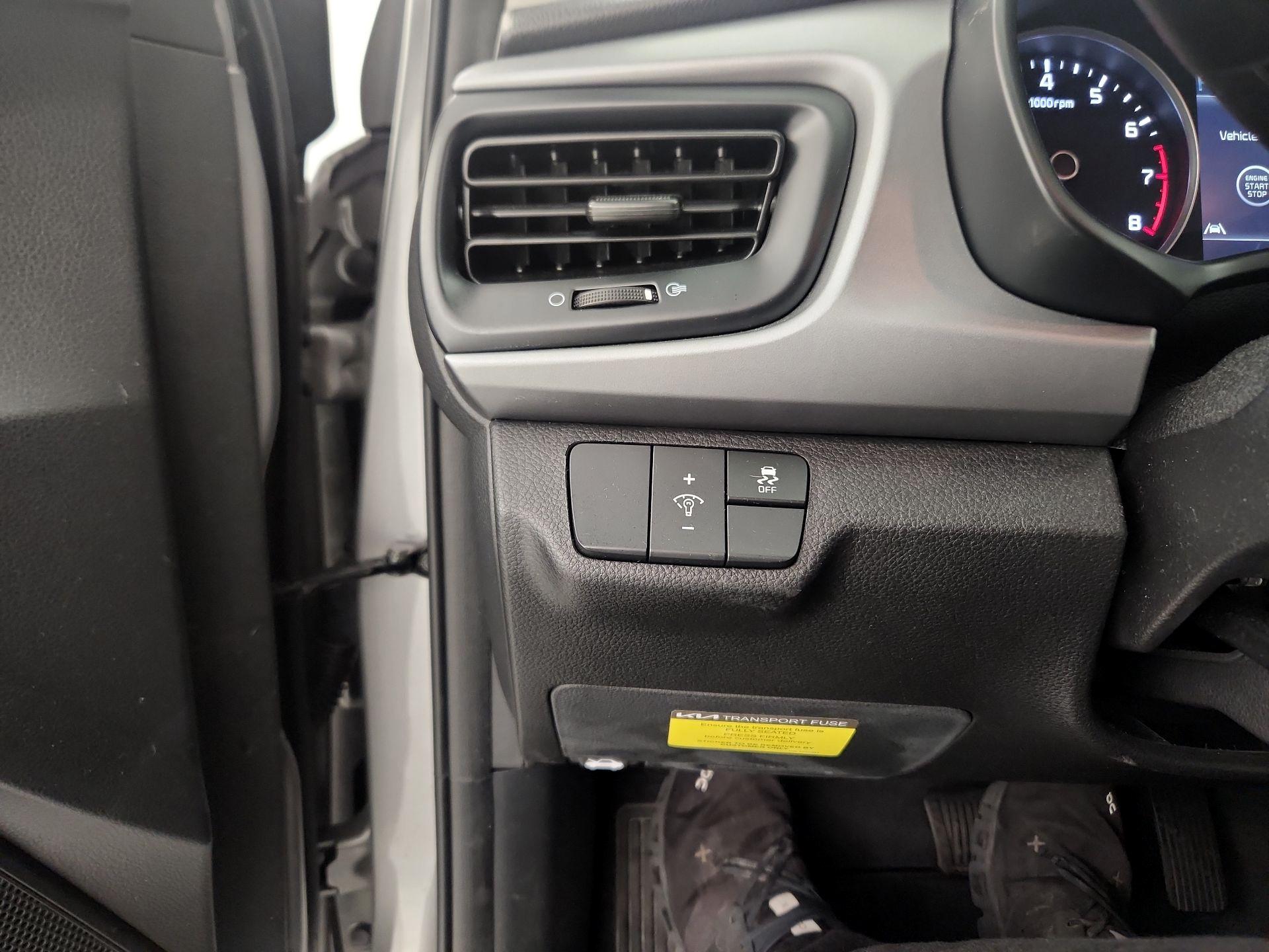 Thumbnail: 2022 Kia Rio5 - 13