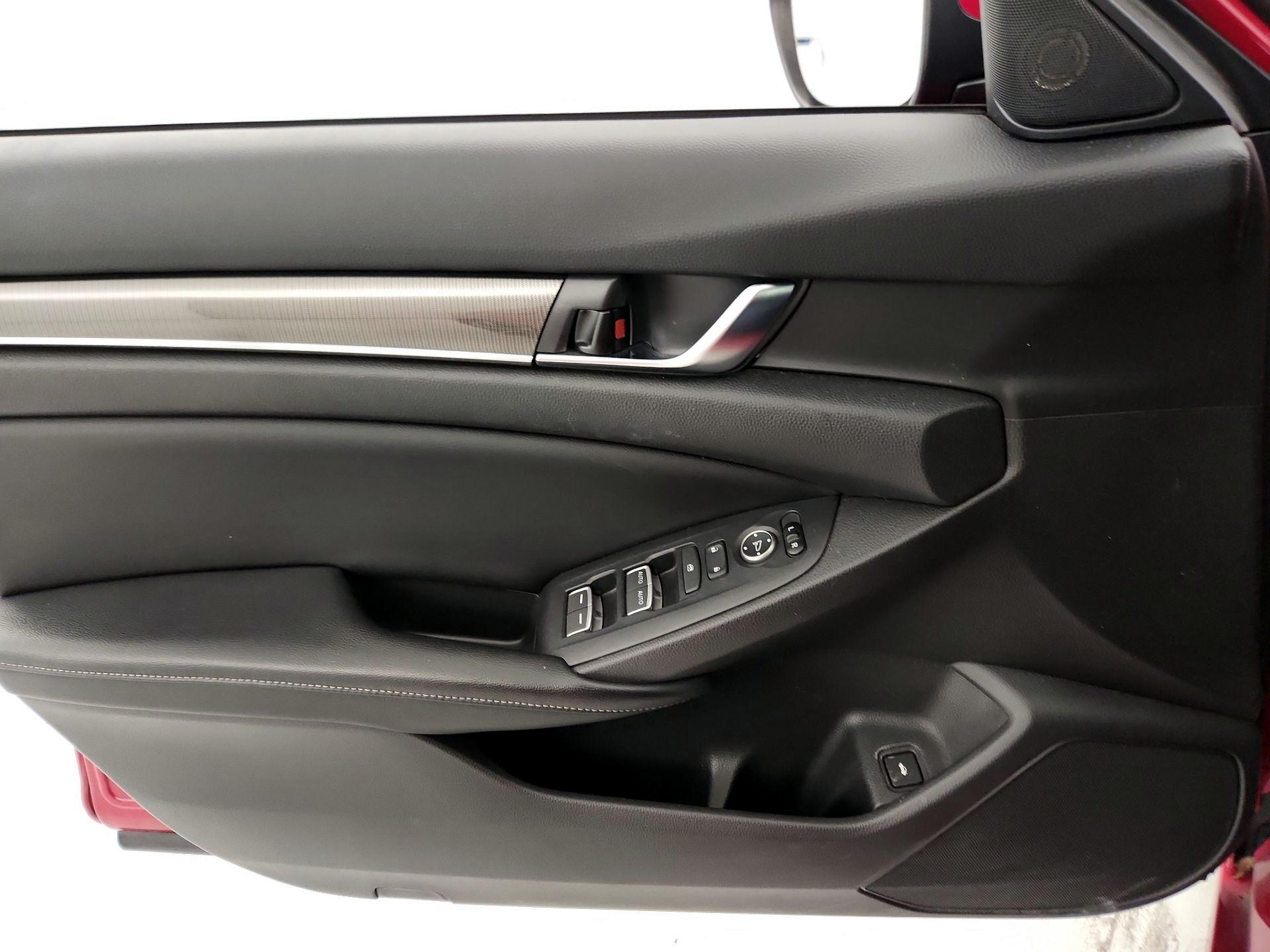 Thumbnail: 2018 Honda Accord - 12