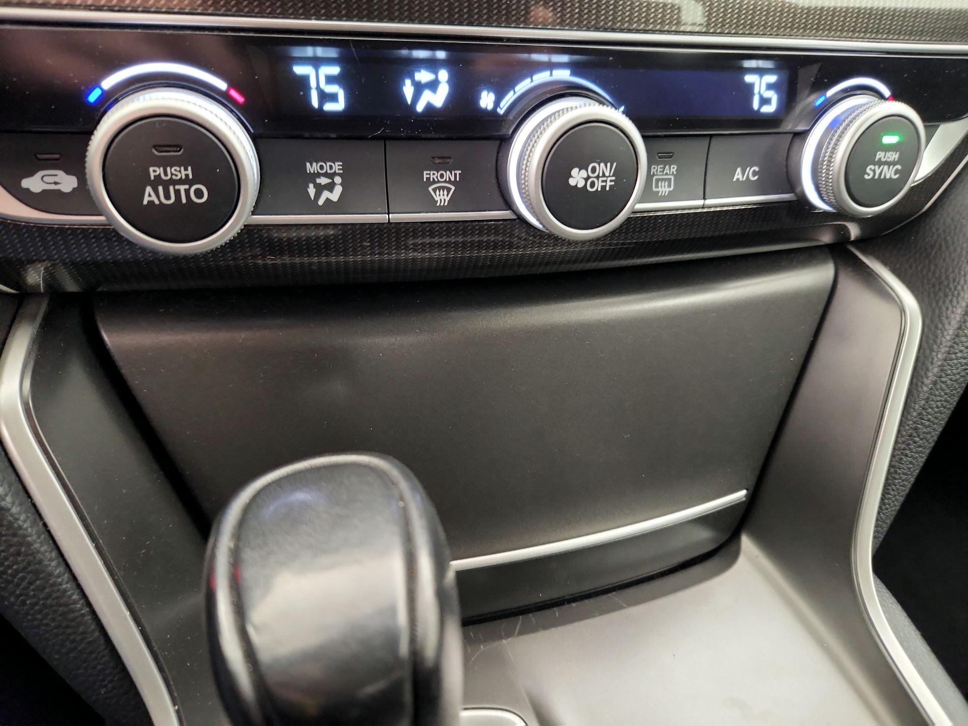 Thumbnail: 2018 Honda Accord - 17