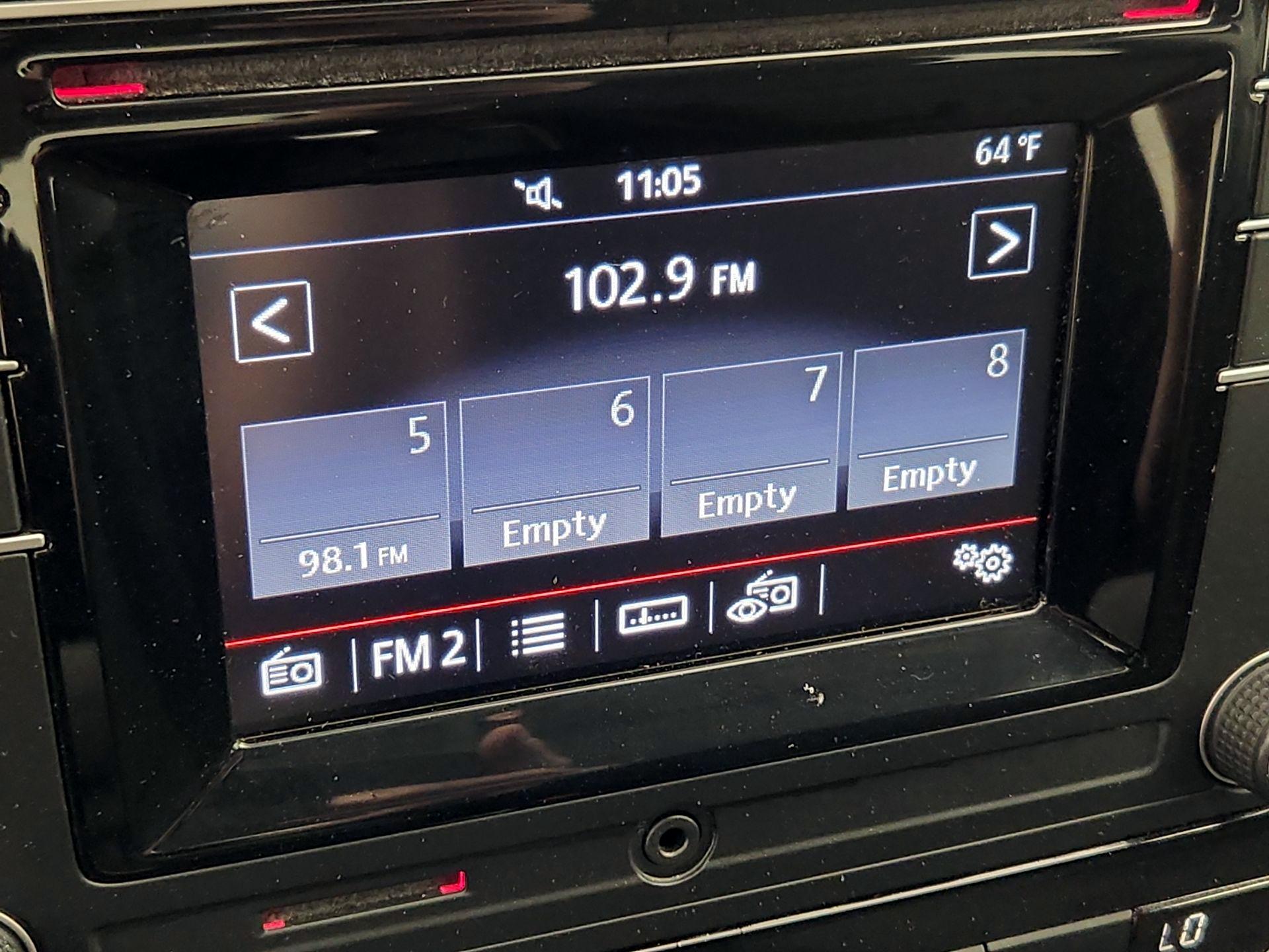 Thumbnail: 2017 Volkswagen Passat - 15