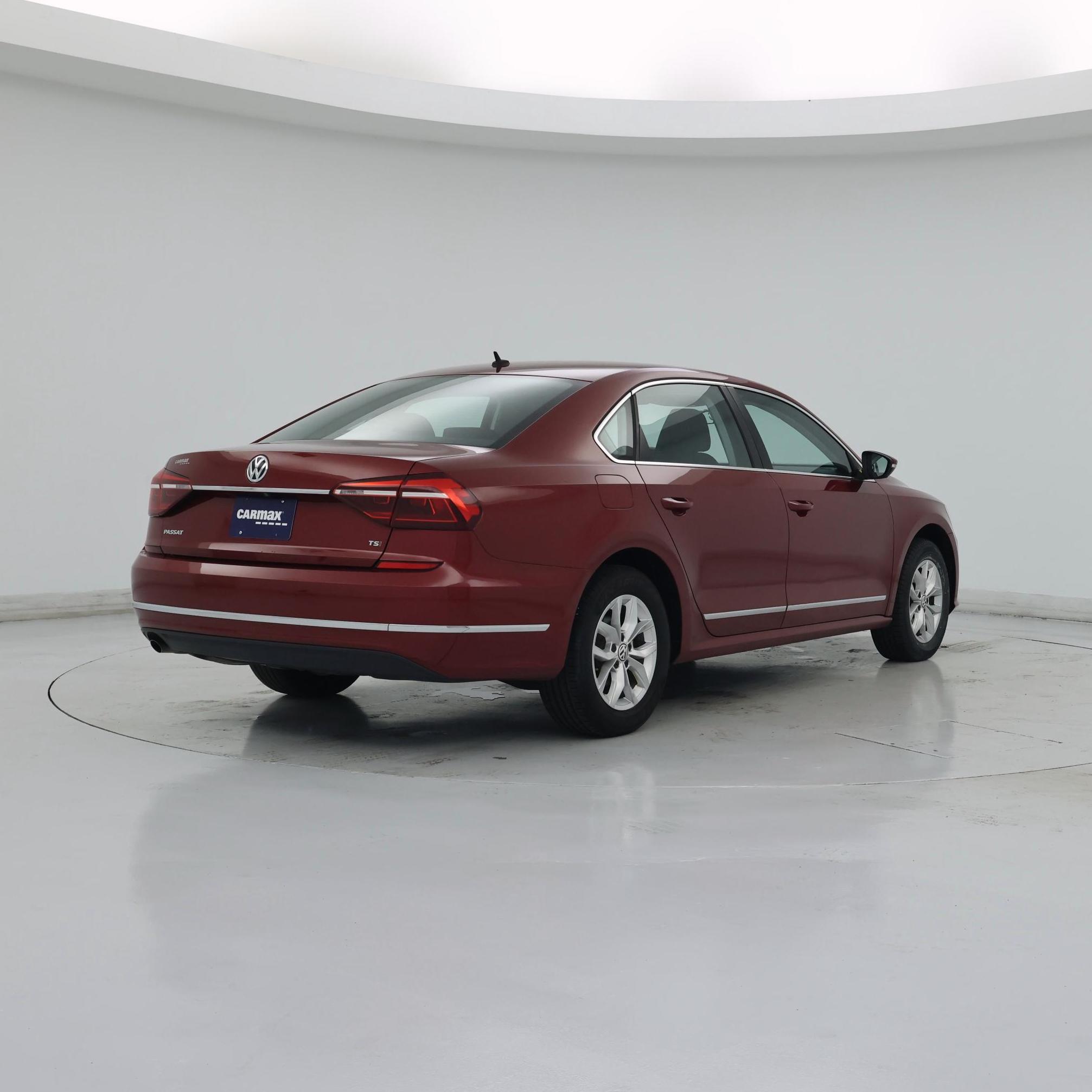 Thumbnail: 2017 Volkswagen Passat - 8