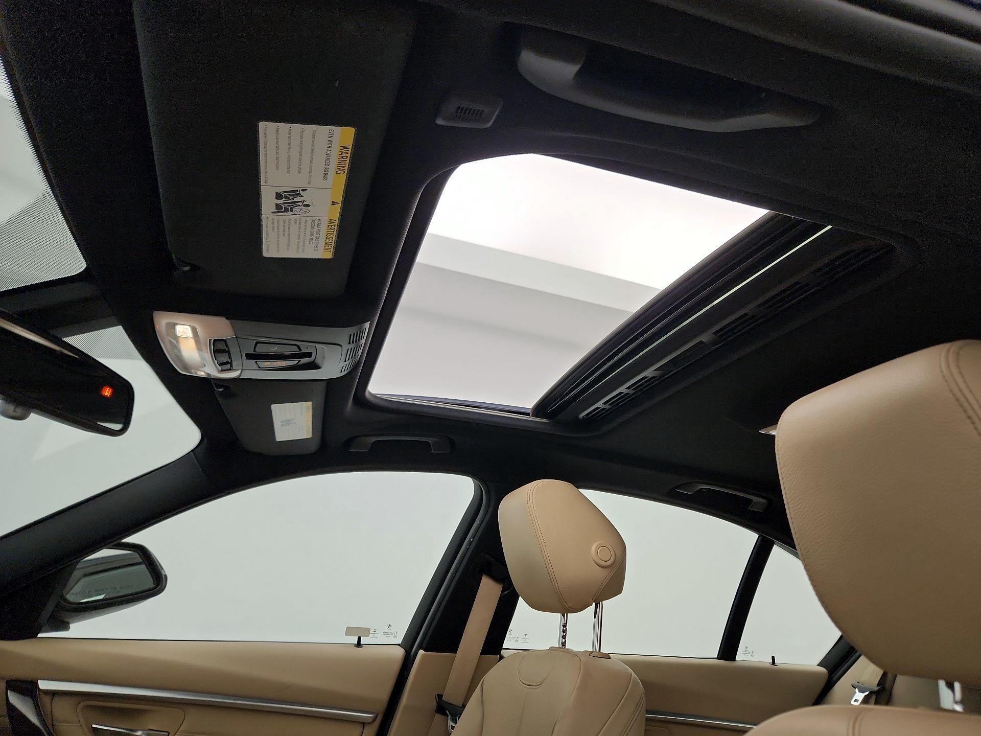 Thumbnail: 2016 BMW 3 Series - 20