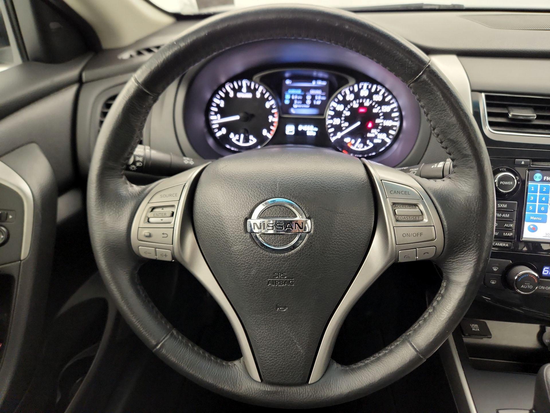 Thumbnail: 2015 Nissan Altima - 10