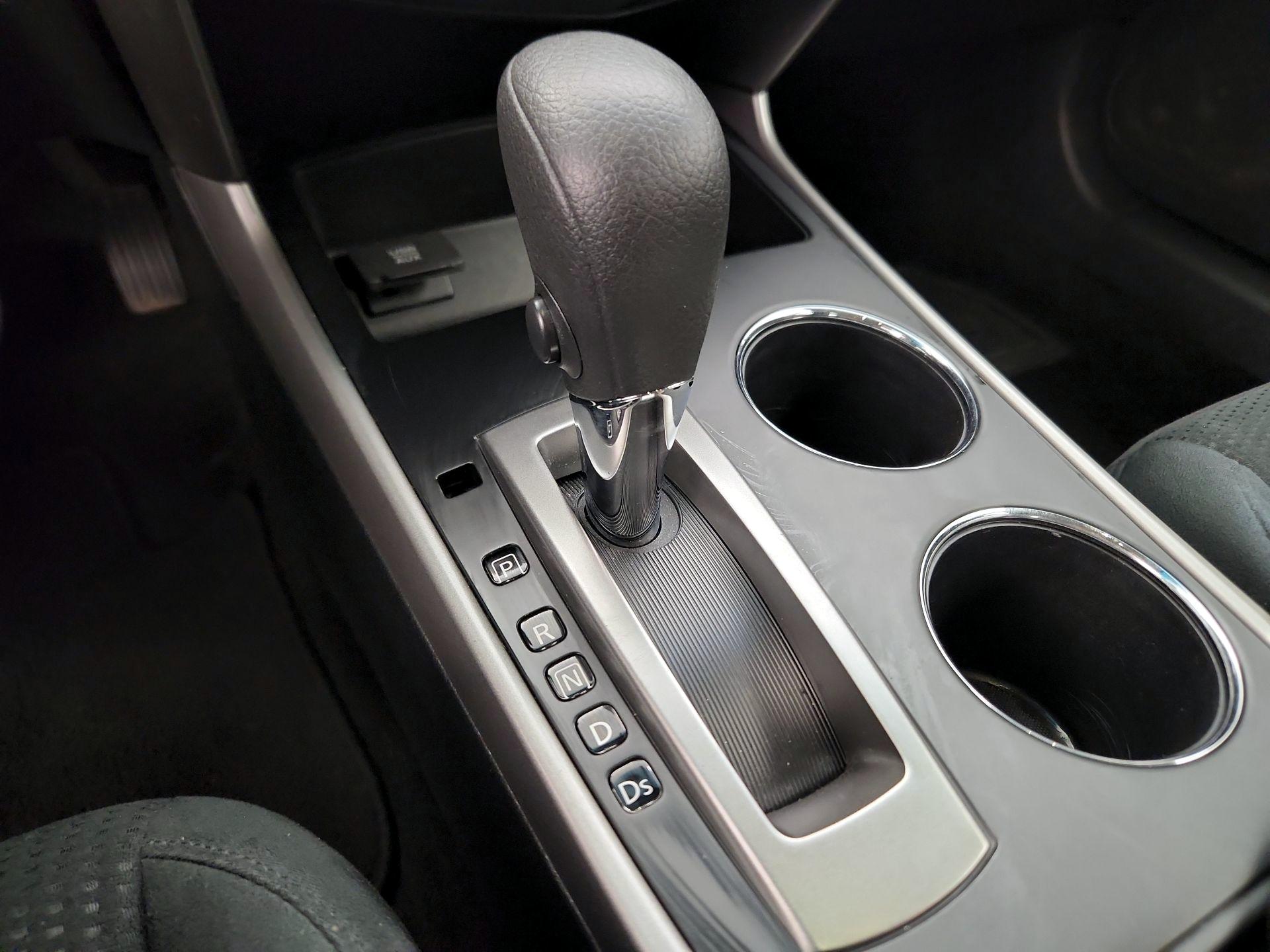 Thumbnail: 2015 Nissan Altima - 18