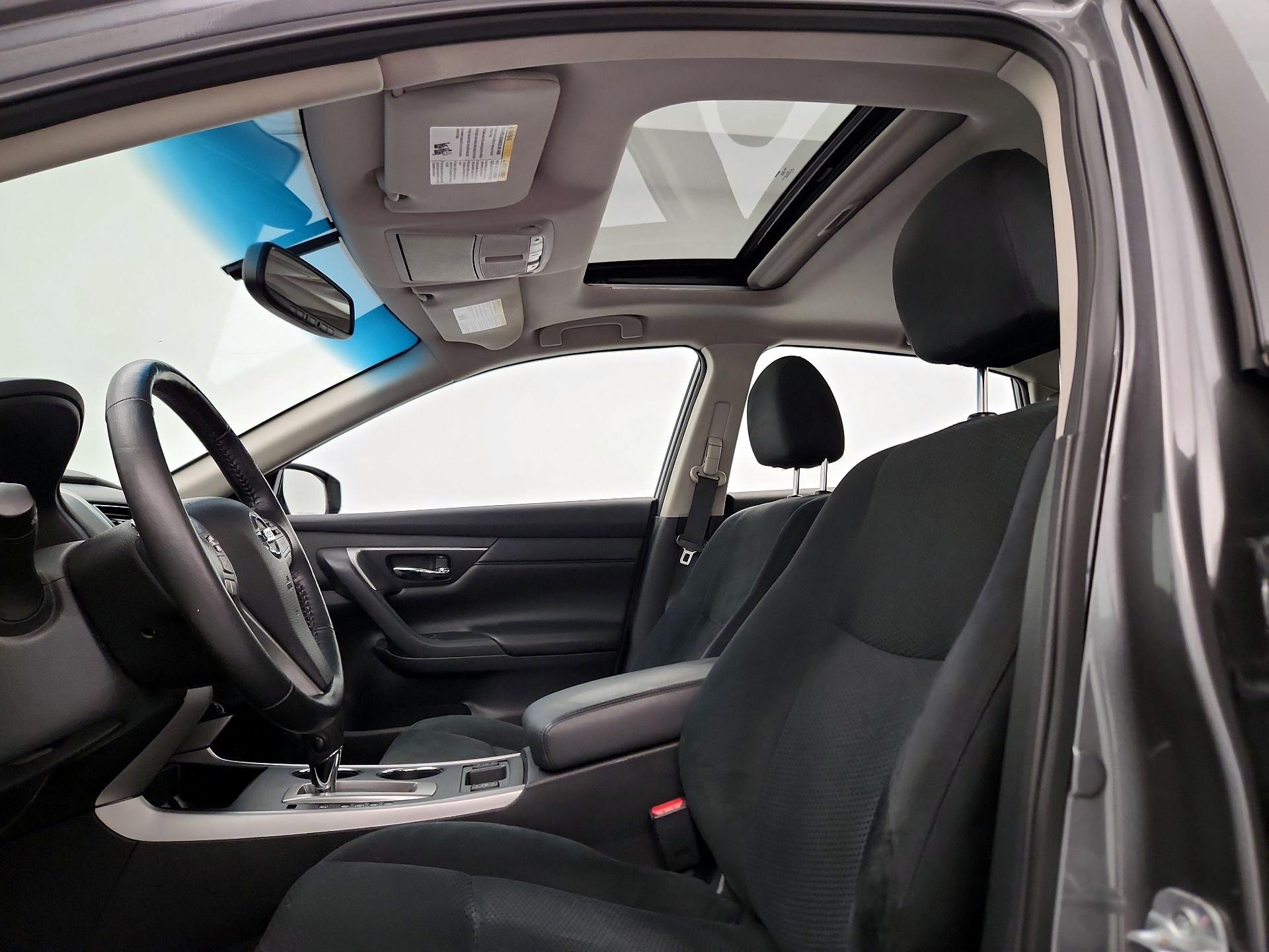 Thumbnail: 2015 Nissan Altima - 20