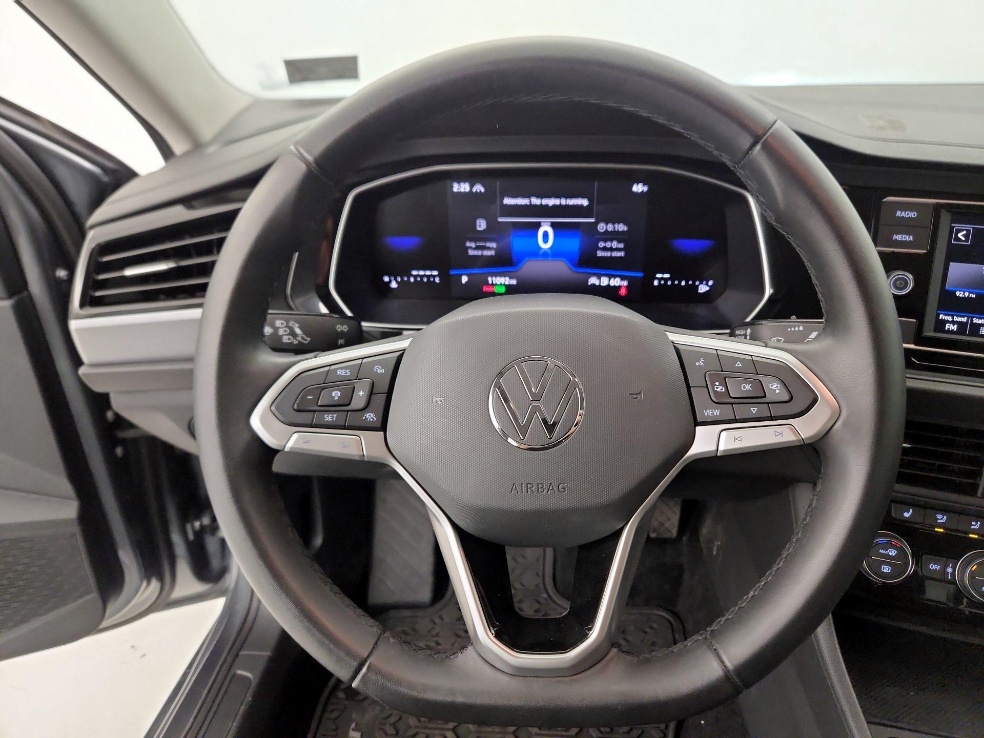 Thumbnail: 2024 Volkswagen Jetta - 10