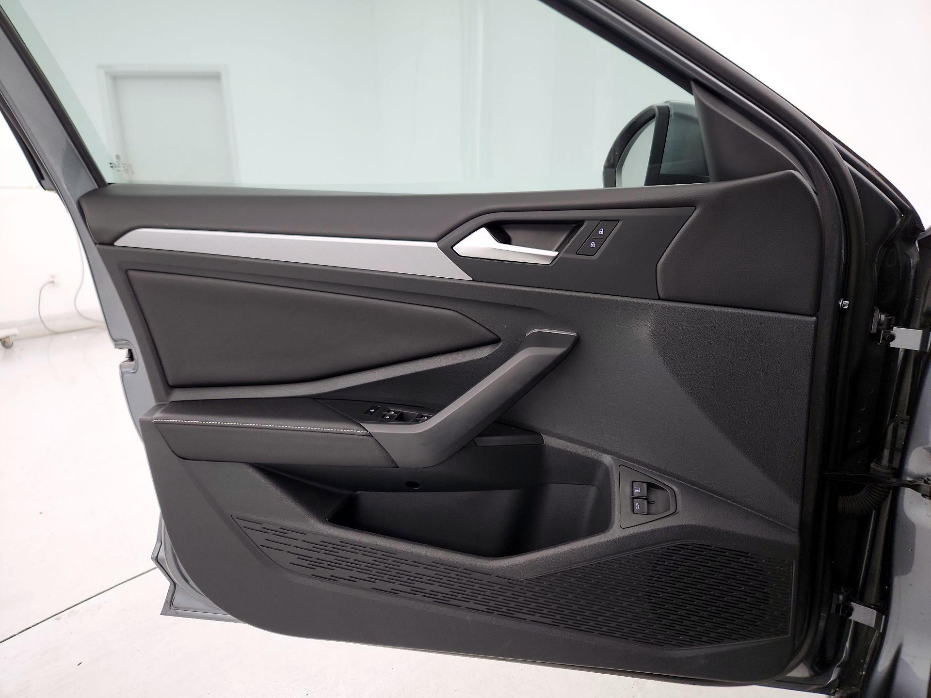 Thumbnail: 2024 Volkswagen Jetta - 12
