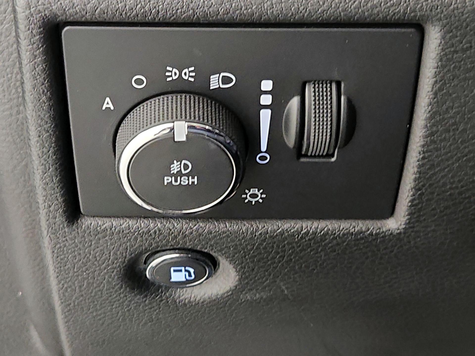 Thumbnail: 2021 Jeep Grand Cherokee - 13