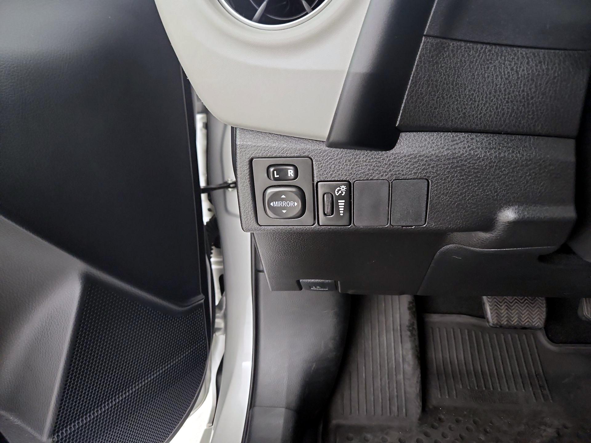 Thumbnail: 2018 Toyota Corolla - 13