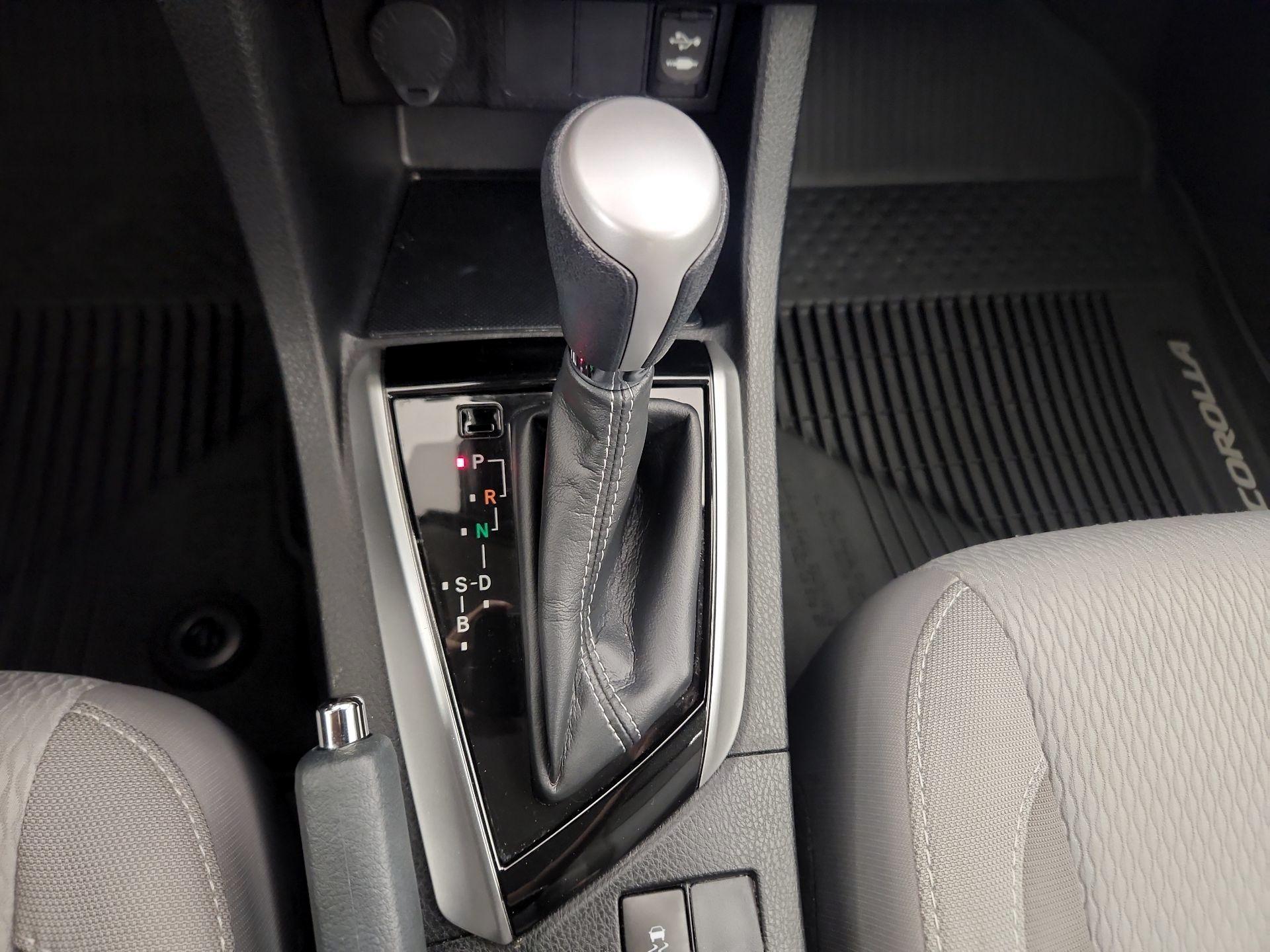 Thumbnail: 2018 Toyota Corolla - 17