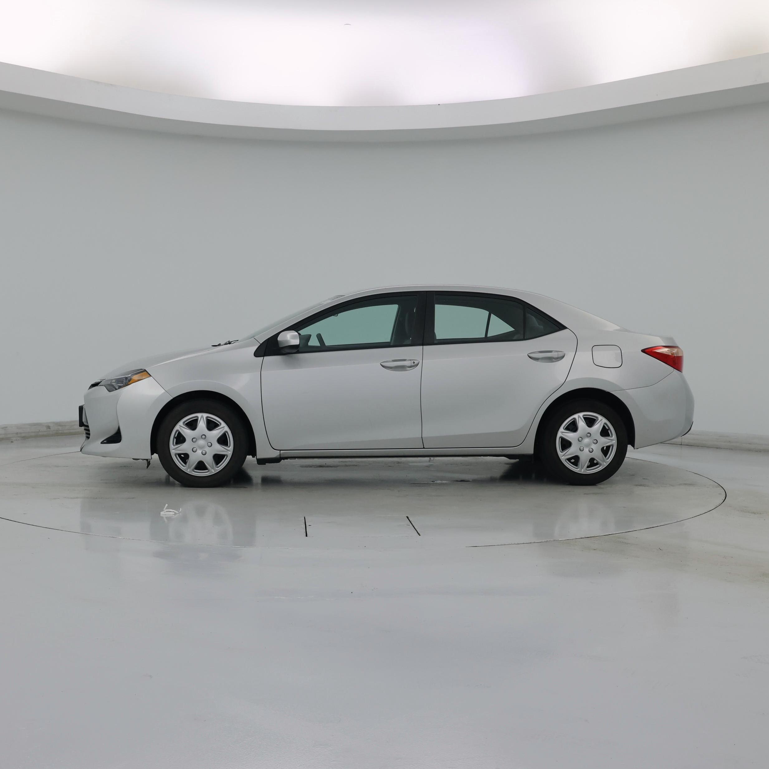 Thumbnail: 2018 Toyota Corolla - 3