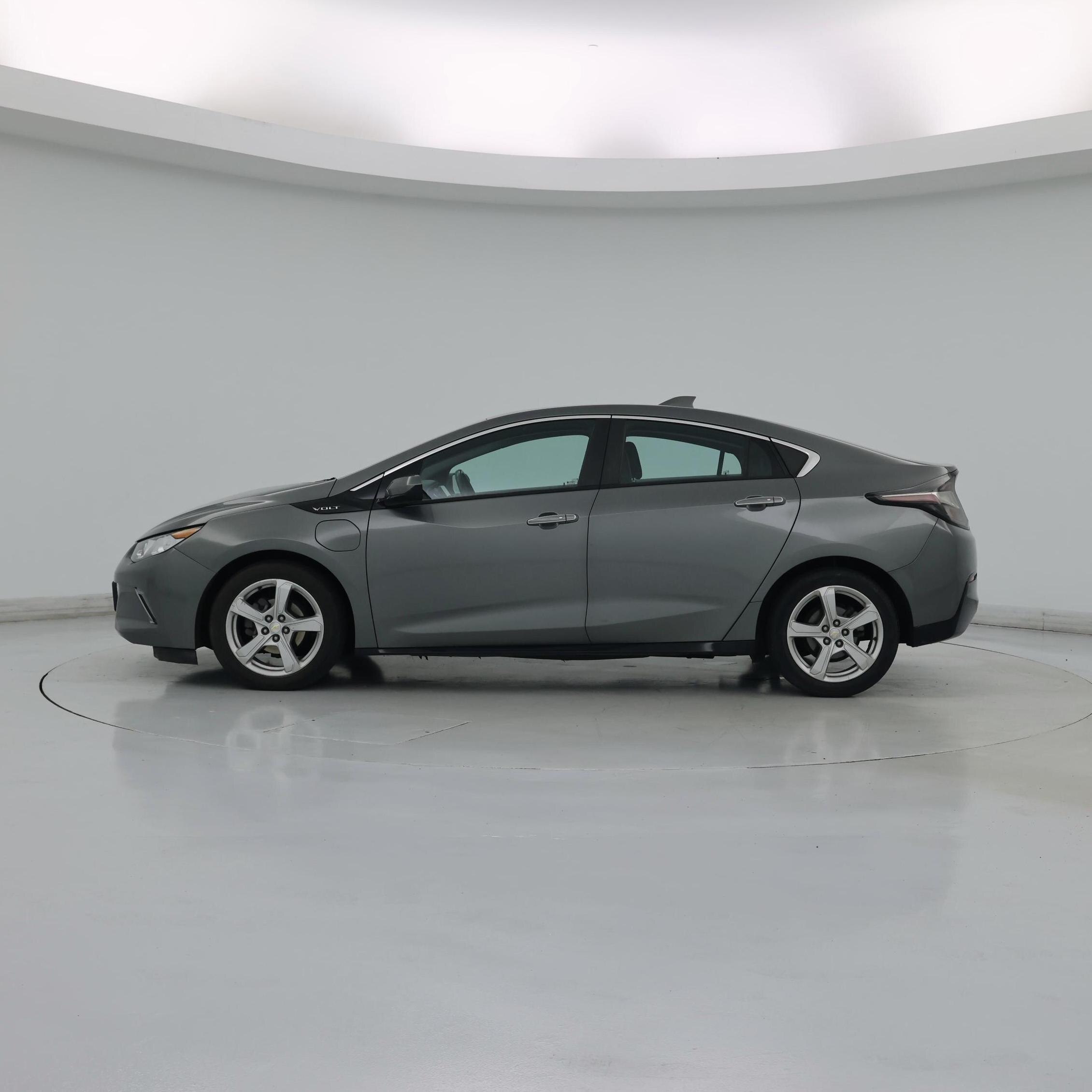 Thumbnail: 2017 Chevrolet Volt - 3