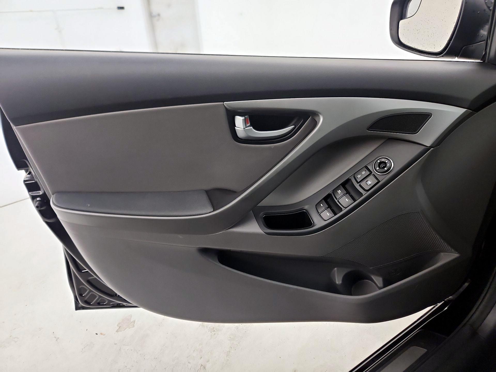 Thumbnail: 2014 Hyundai Elantra - 12