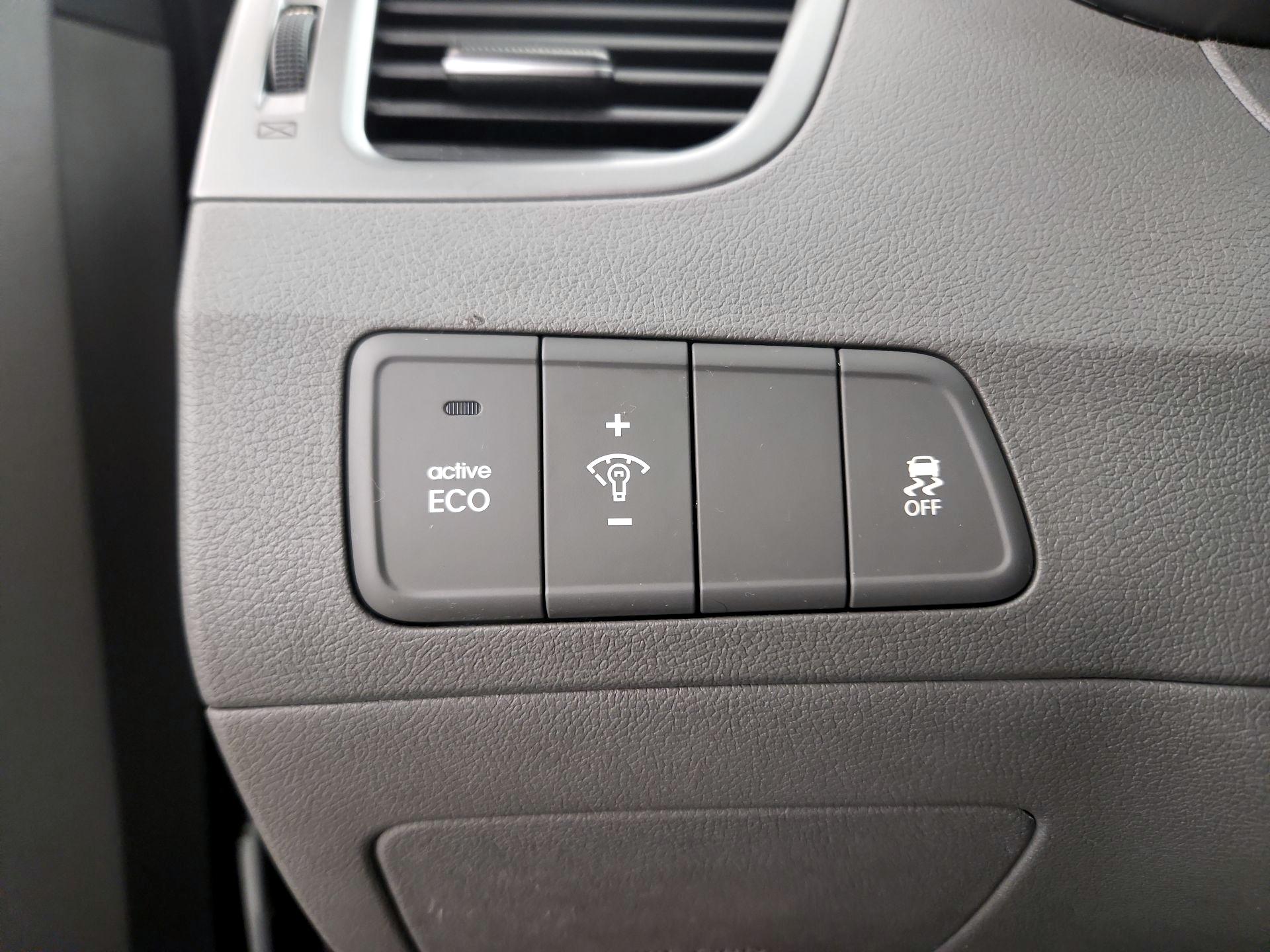 Thumbnail: 2014 Hyundai Elantra - 13