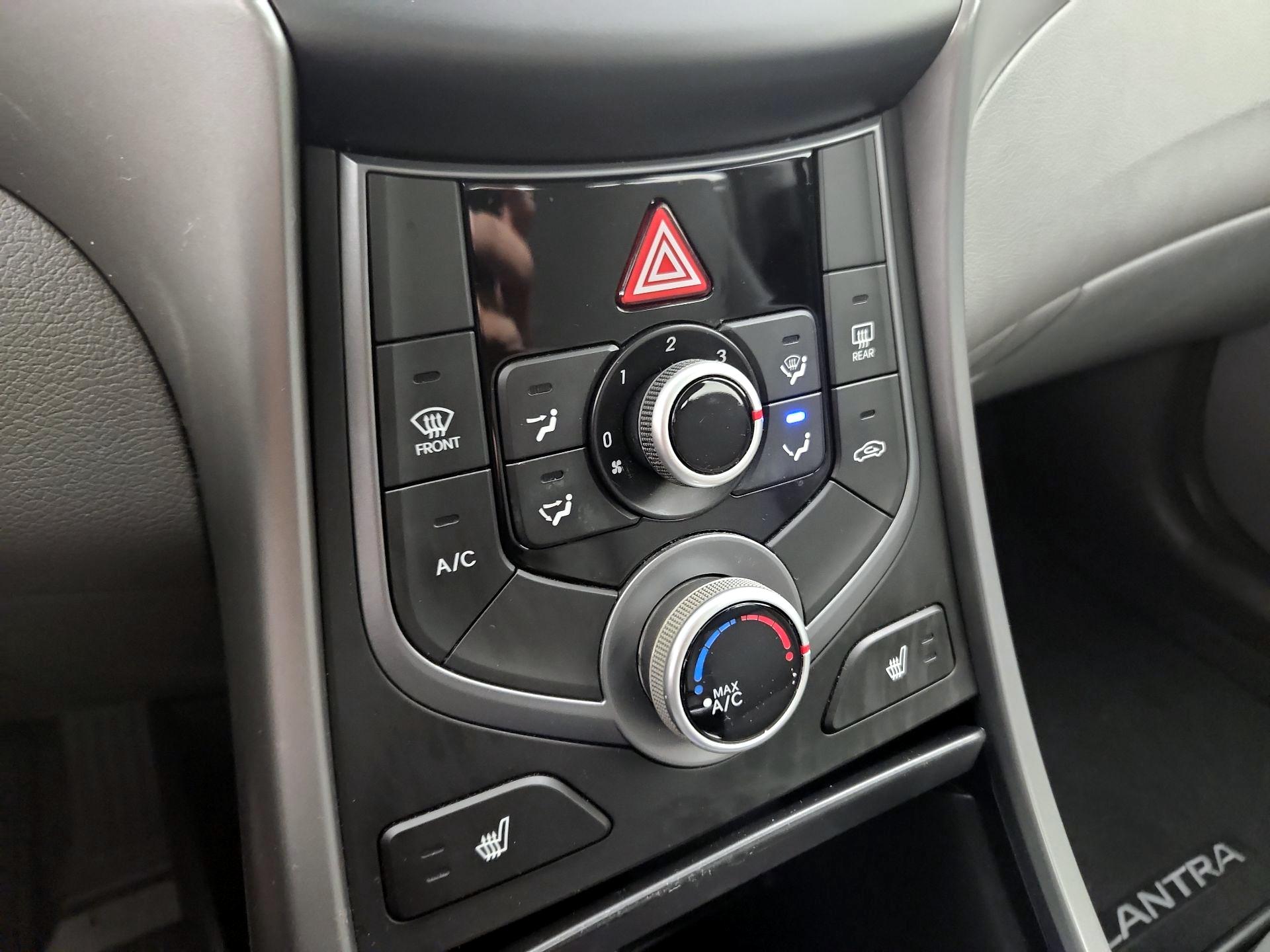 Thumbnail: 2014 Hyundai Elantra - 16