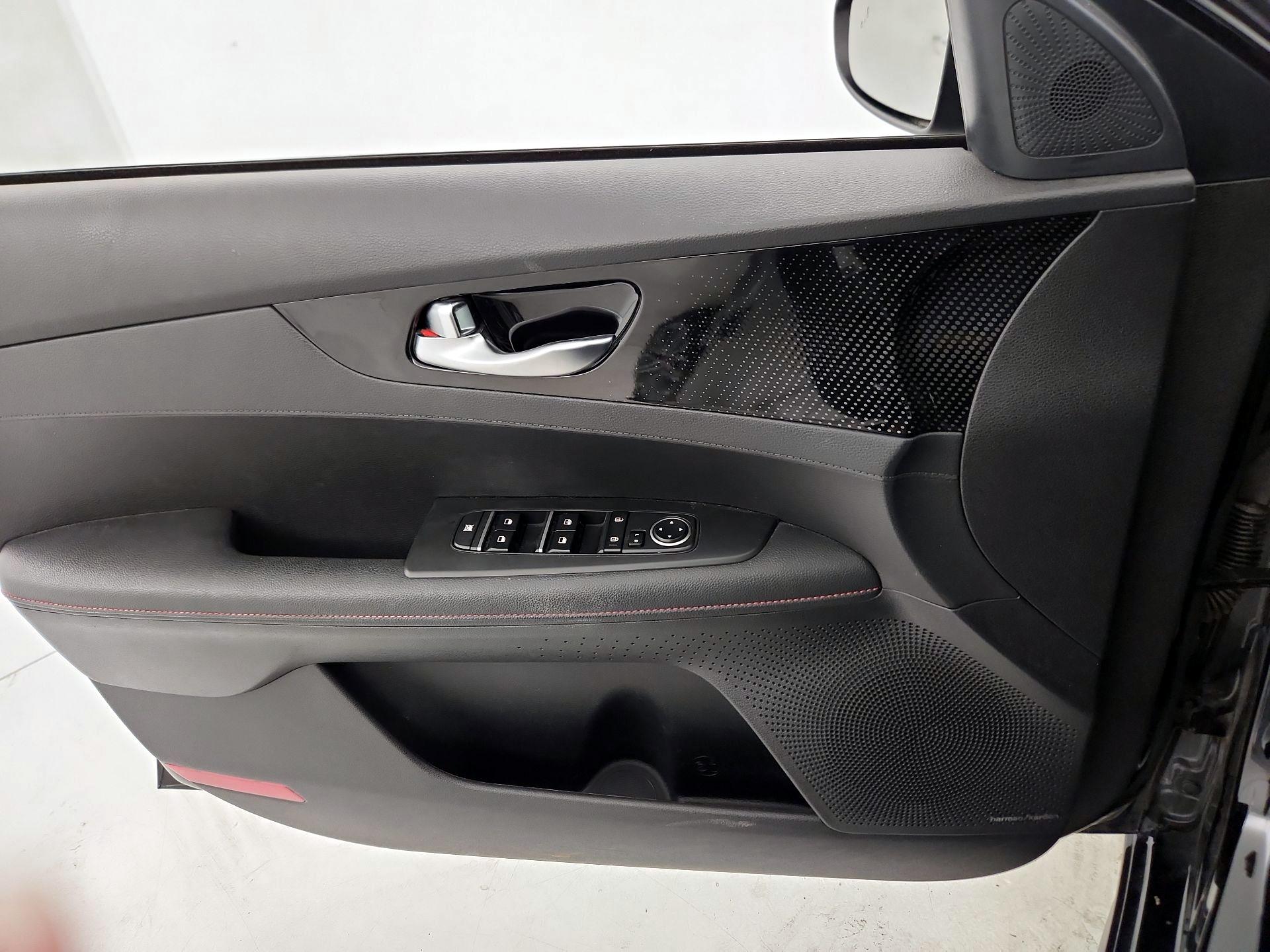 Thumbnail: 2023 Kia Forte - 12