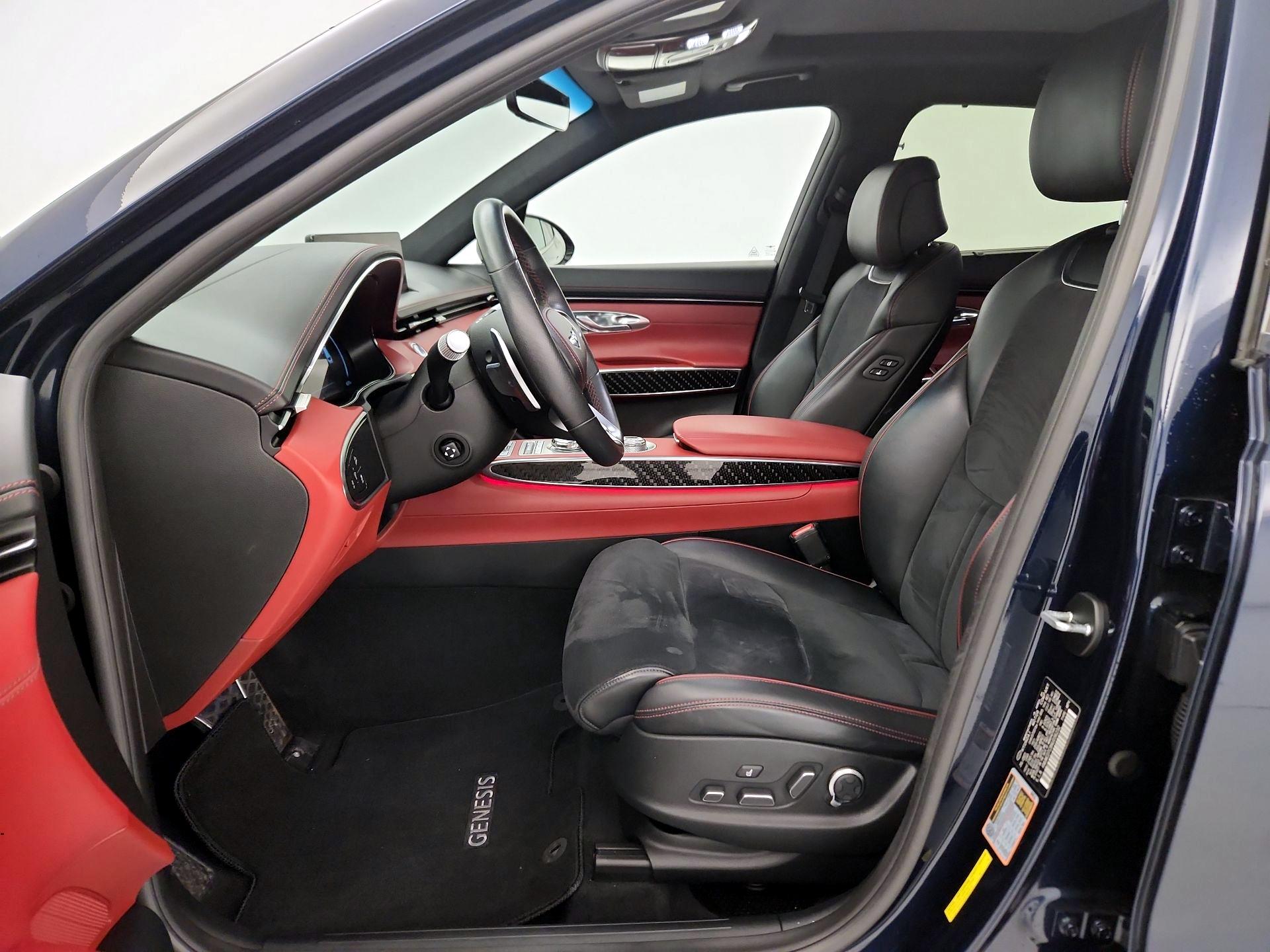 Thumbnail: 2022 Genesis GV70 - 11