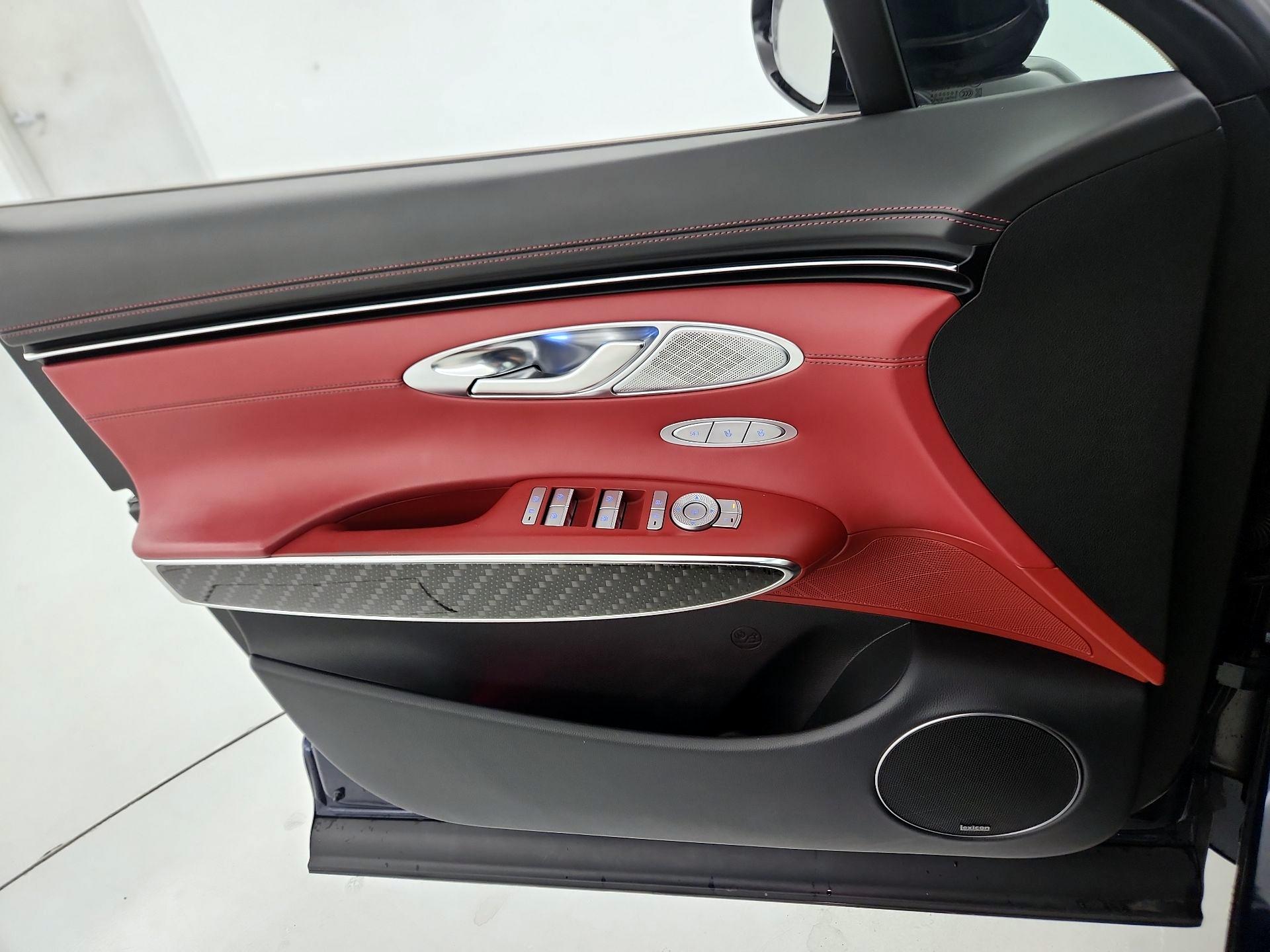 Thumbnail: 2022 Genesis GV70 - 12