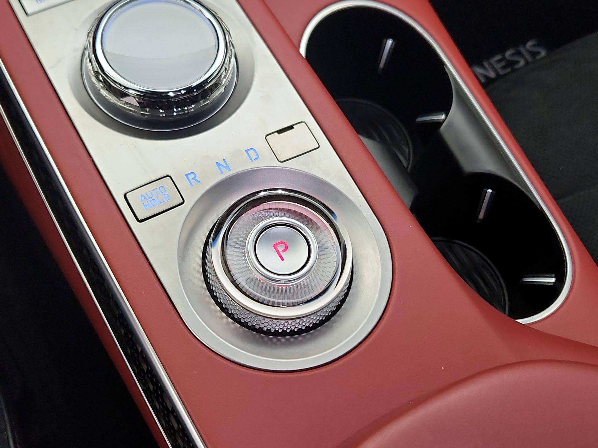 Thumbnail: 2022 Genesis GV70 - 18