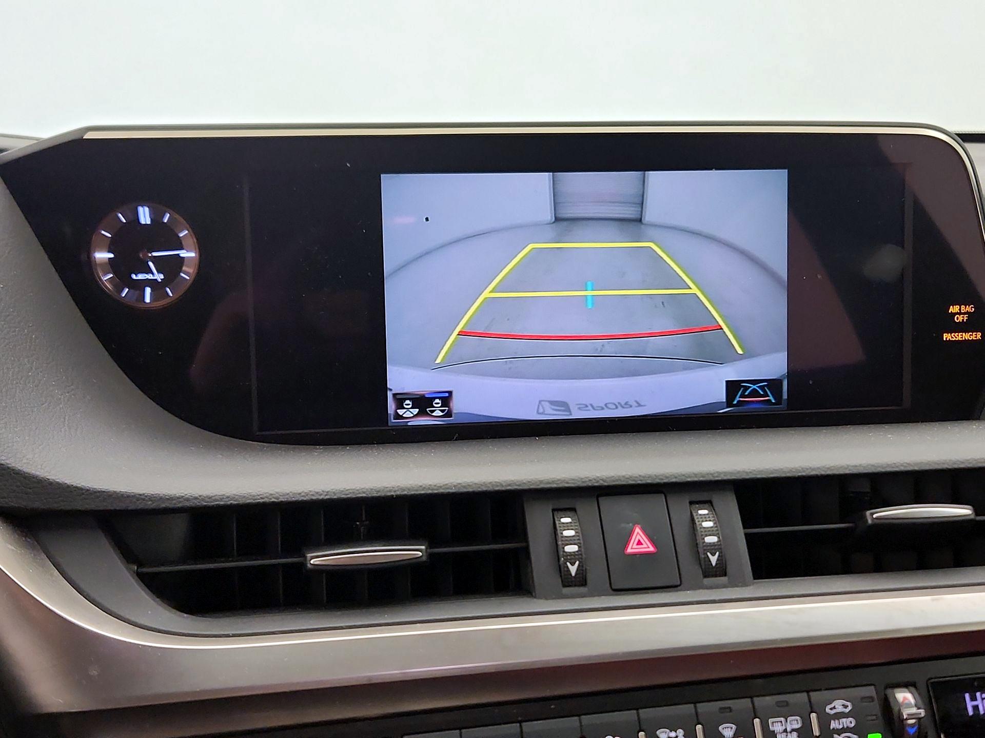 Thumbnail: 2019 Lexus ES - 14