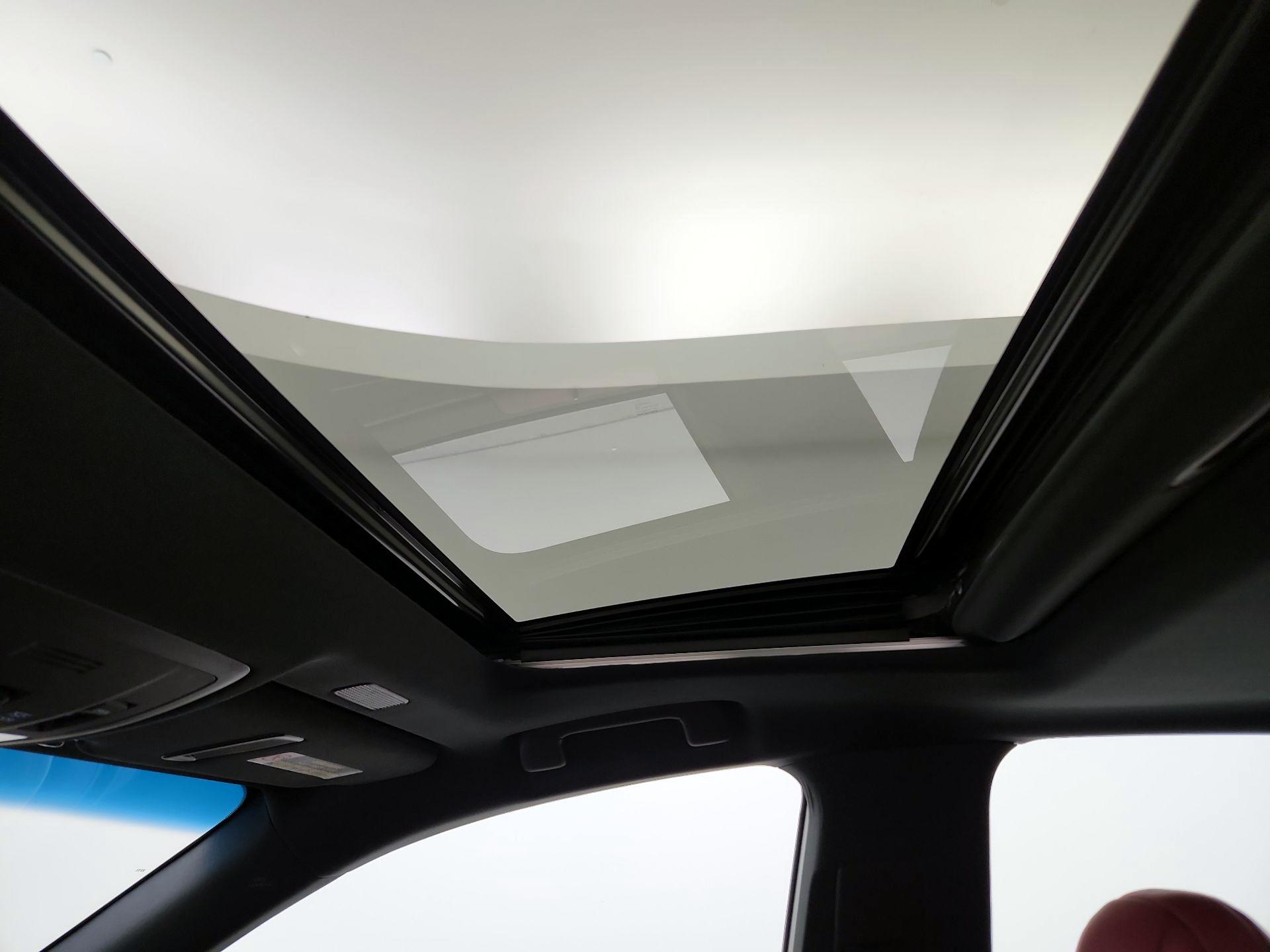 Thumbnail: 2019 Lexus ES - 18