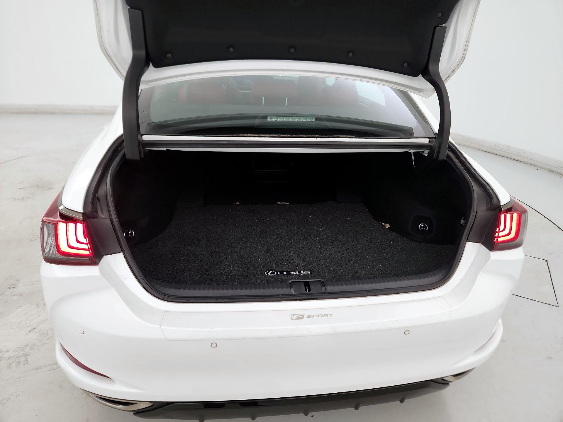 Thumbnail: 2019 Lexus ES - 20