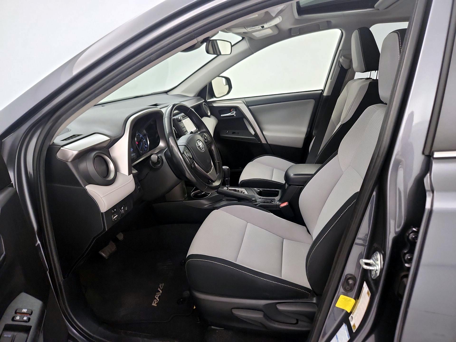 Thumbnail: 2018 Toyota RAV4 - 11