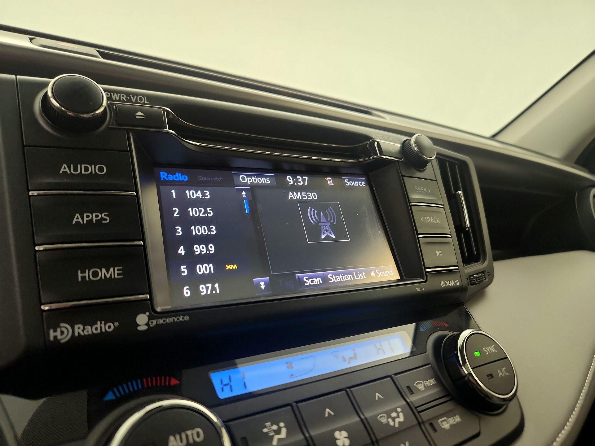 Thumbnail: 2018 Toyota RAV4 - 15