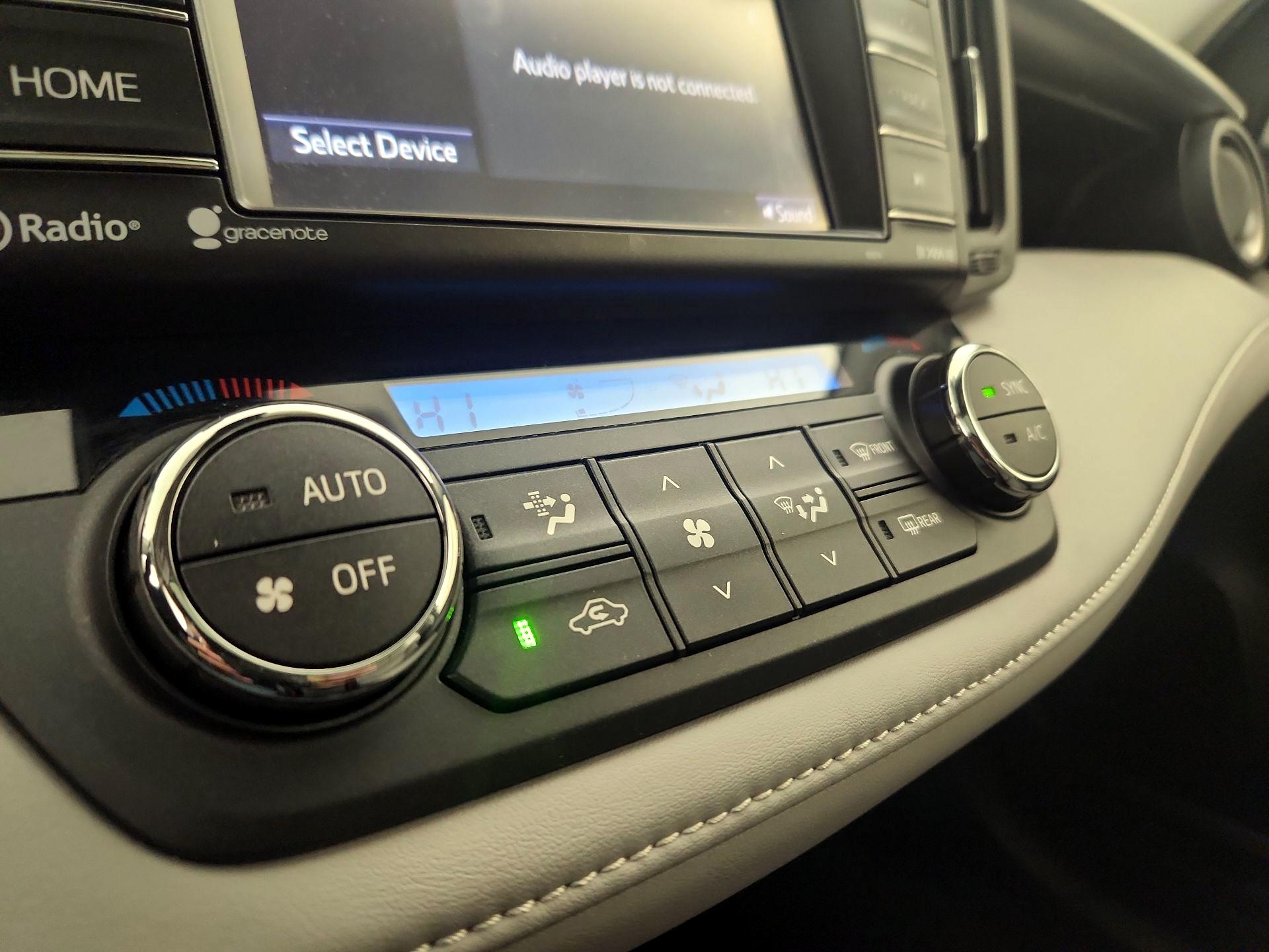 Thumbnail: 2018 Toyota RAV4 - 16