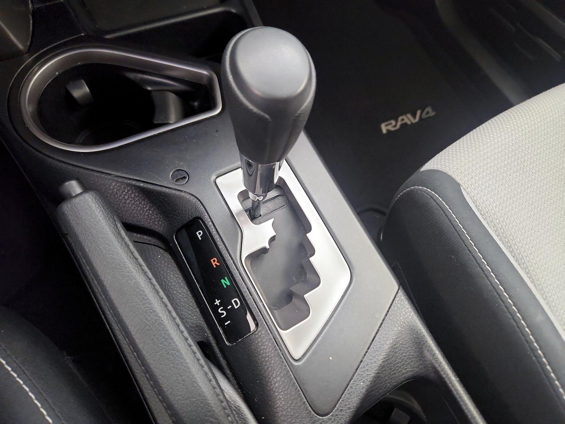 Thumbnail: 2018 Toyota RAV4 - 17