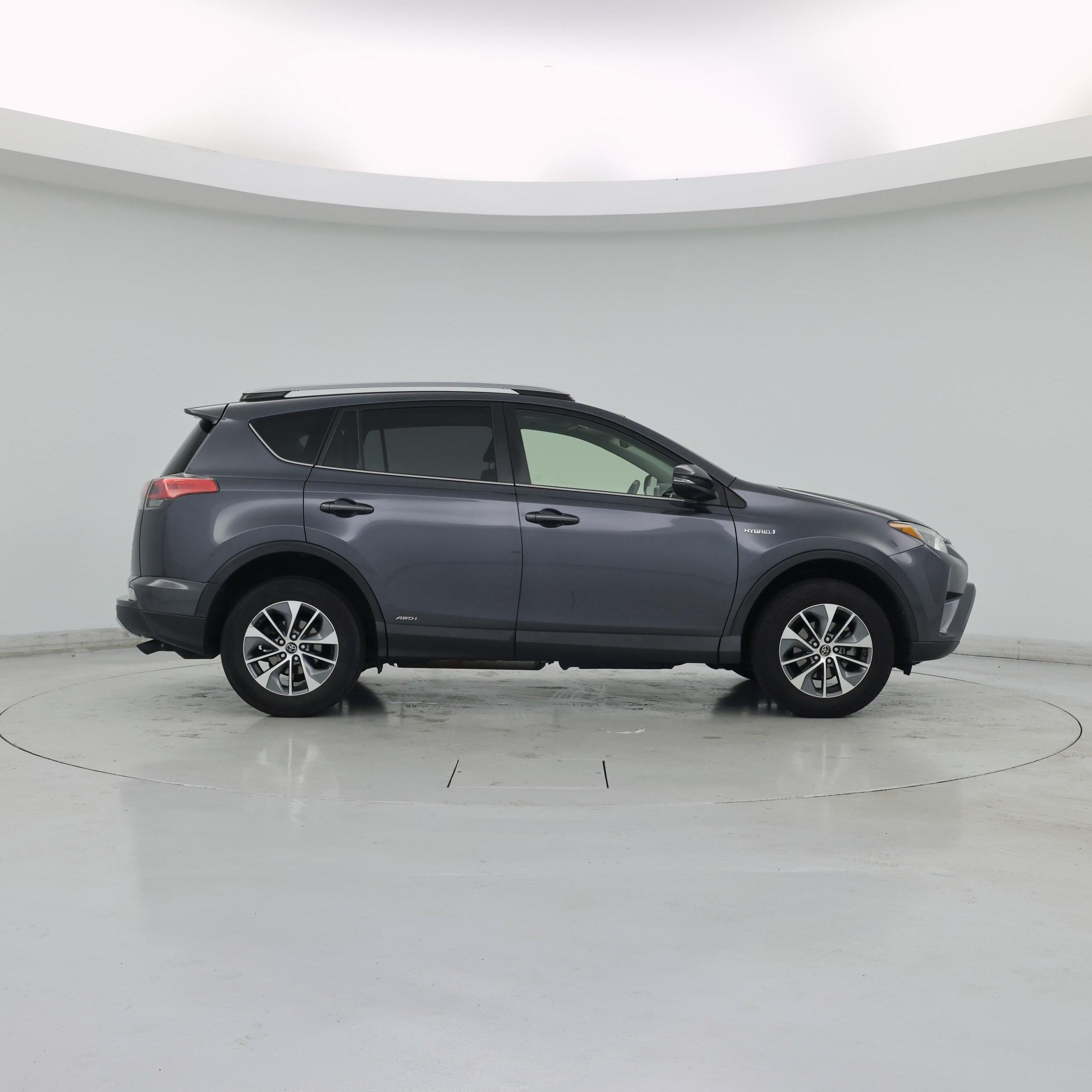 Thumbnail: 2018 Toyota RAV4 - 7