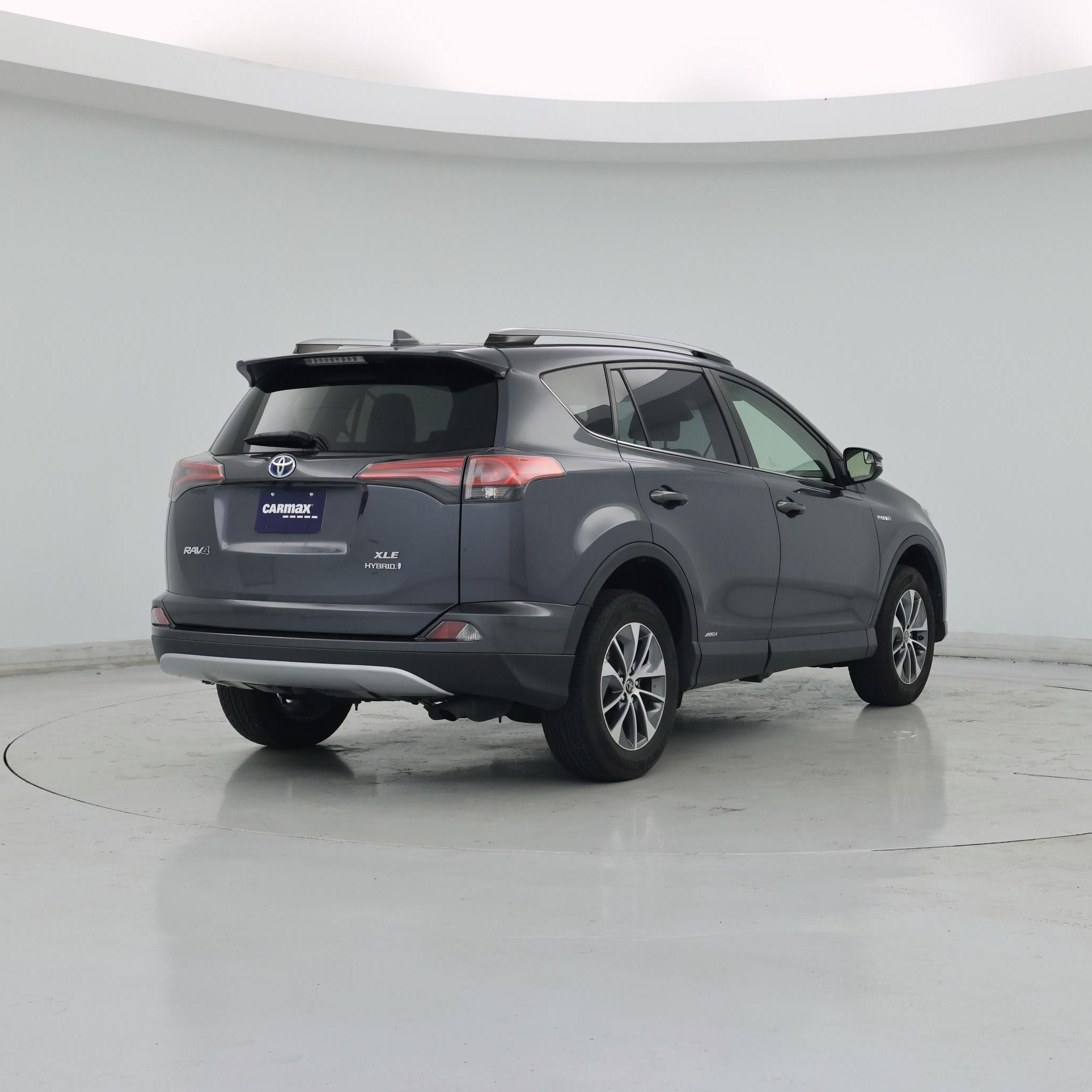 Thumbnail: 2018 Toyota RAV4 - 8