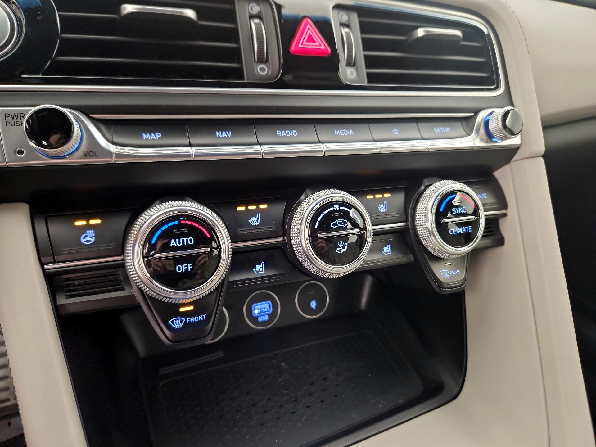 Thumbnail: 2022 Genesis G70 - 16