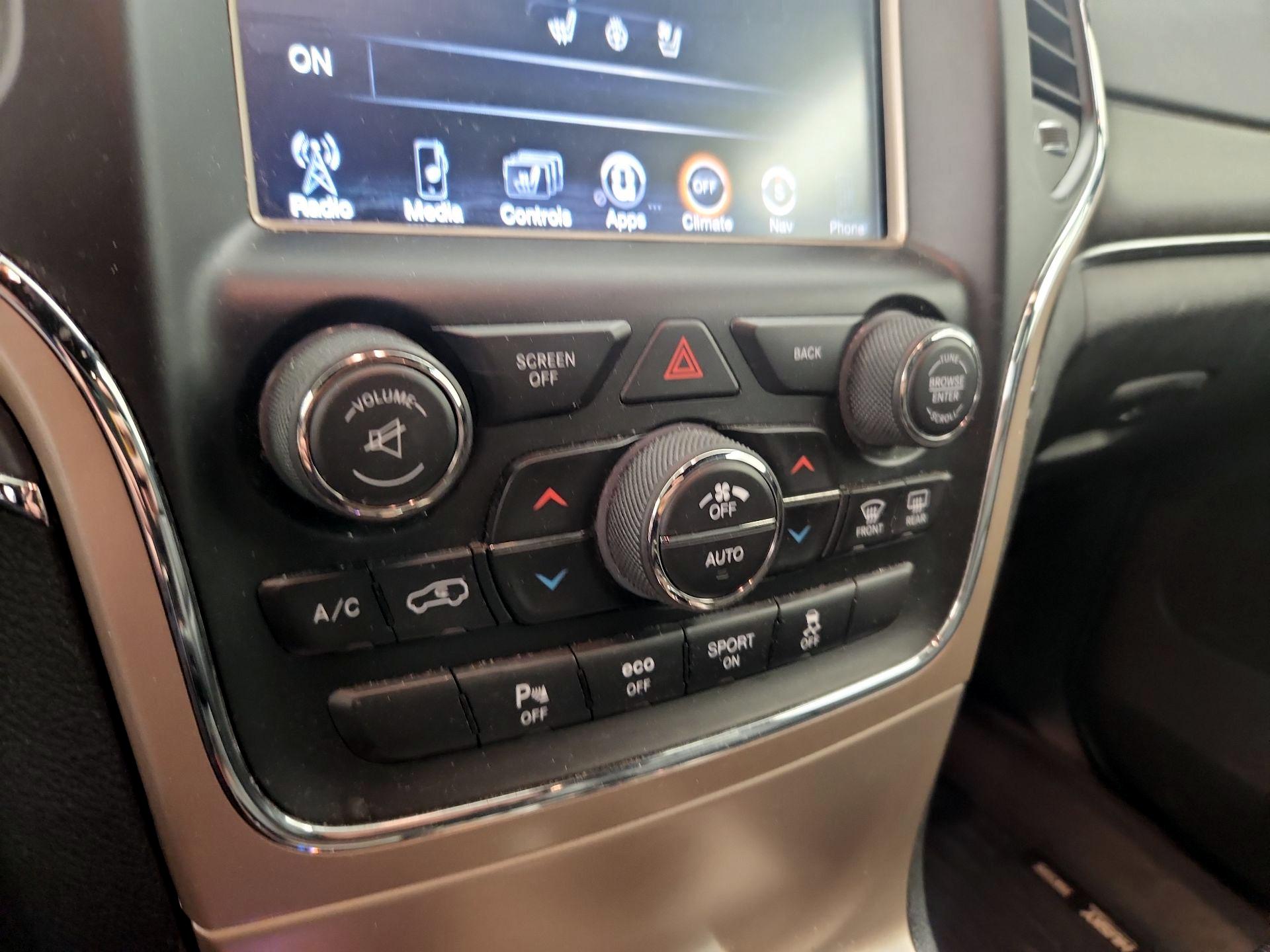 Thumbnail: 2017 Jeep Grand Cherokee - 16