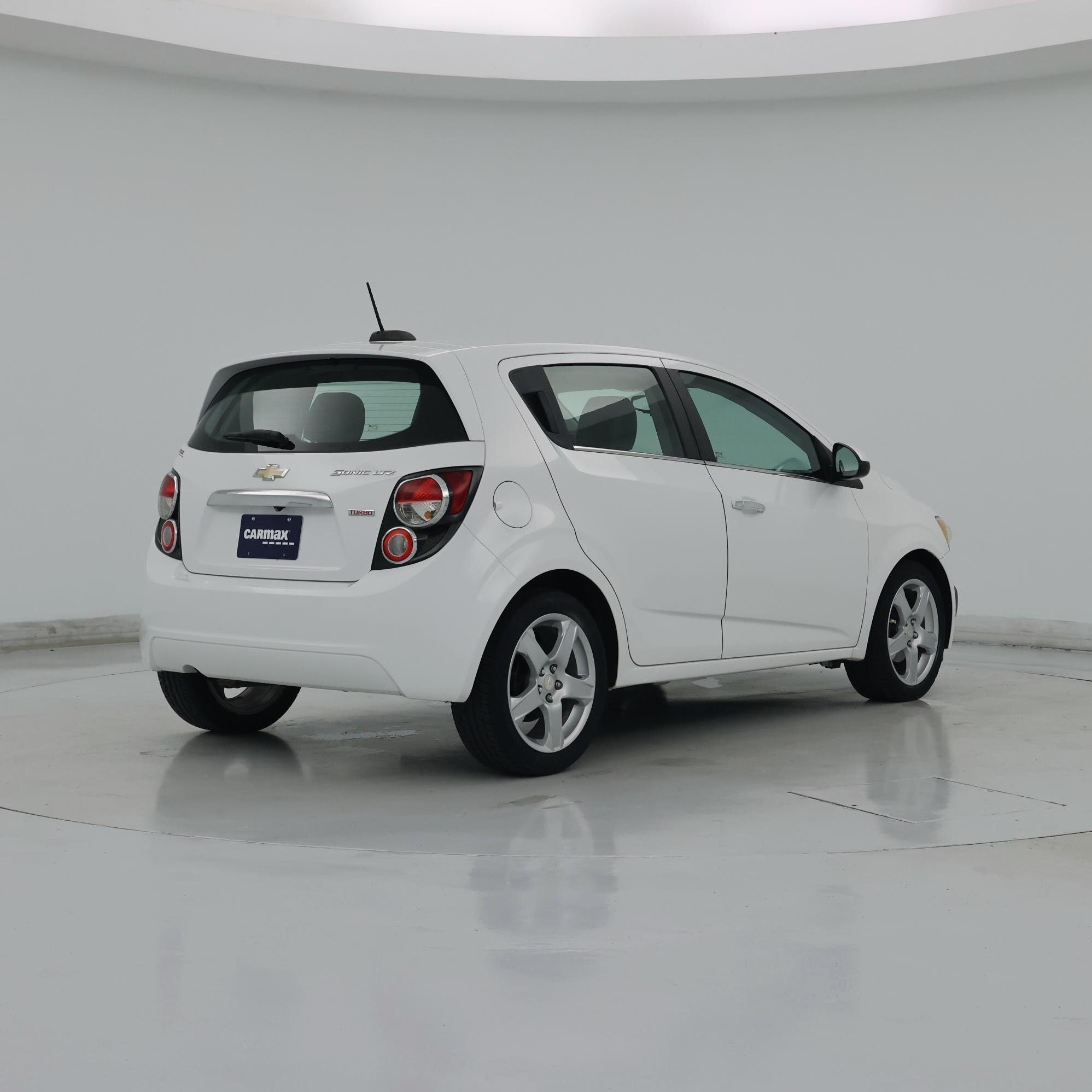 Thumbnail: 2016 Chevrolet Sonic - 8
