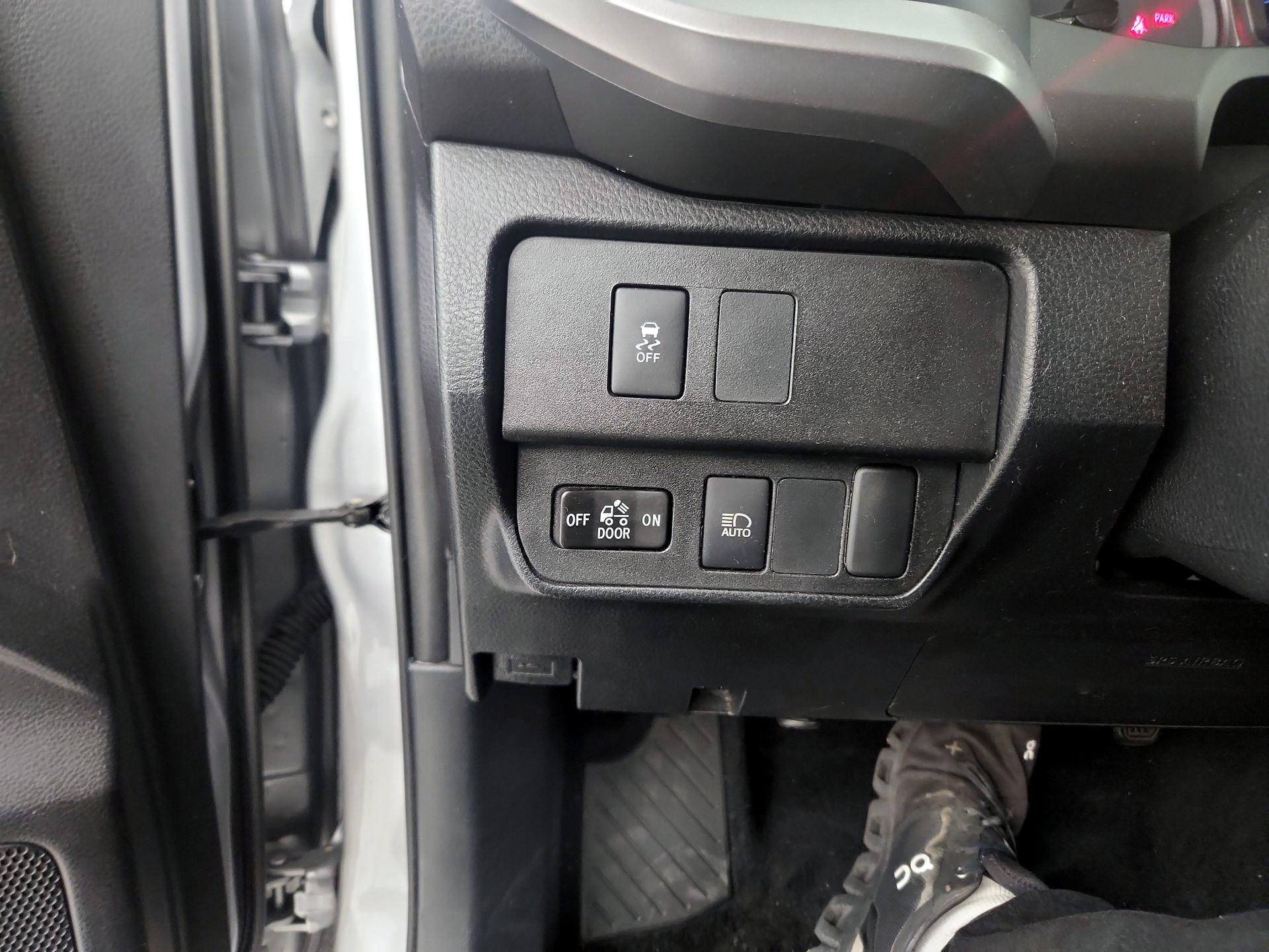 Thumbnail: 2020 Toyota Tacoma - 13