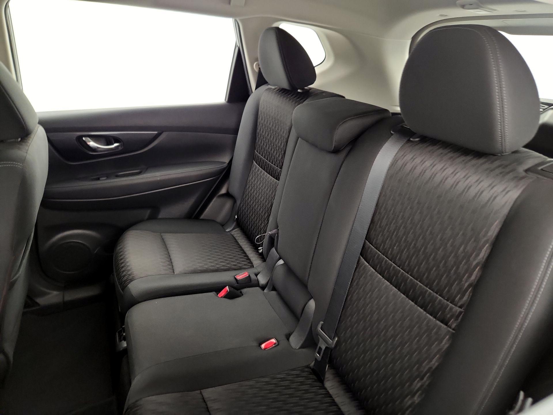 Thumbnail: 2018 Nissan Rogue - 19