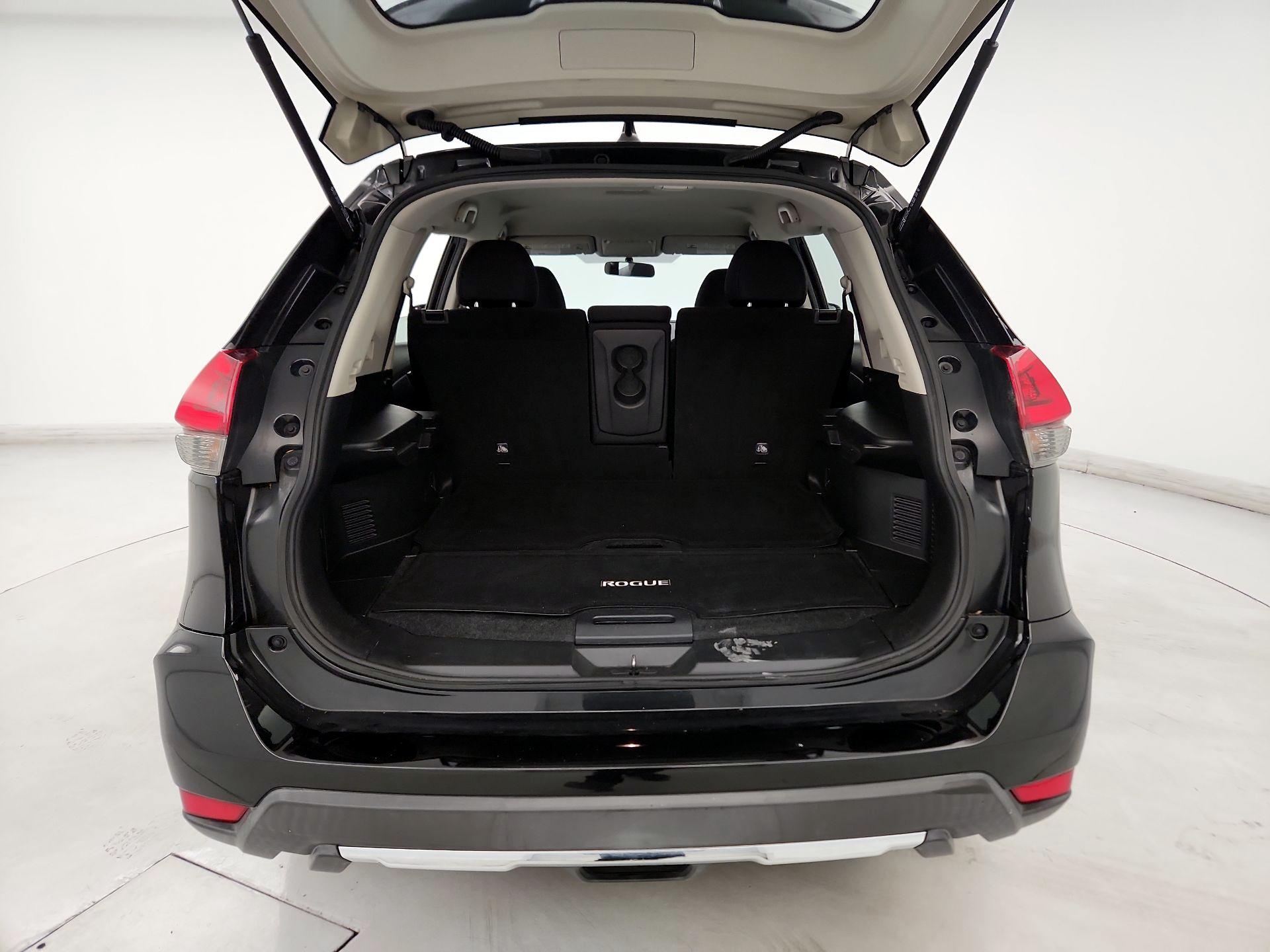 Thumbnail: 2018 Nissan Rogue - 20