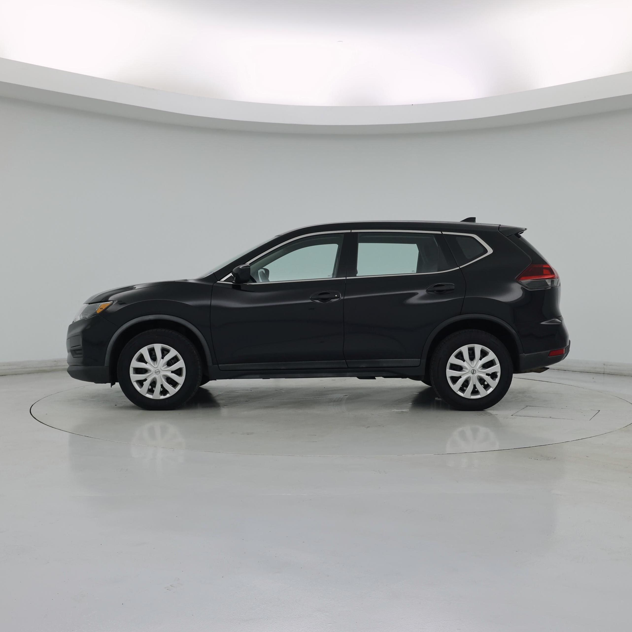 Thumbnail: 2018 Nissan Rogue - 3