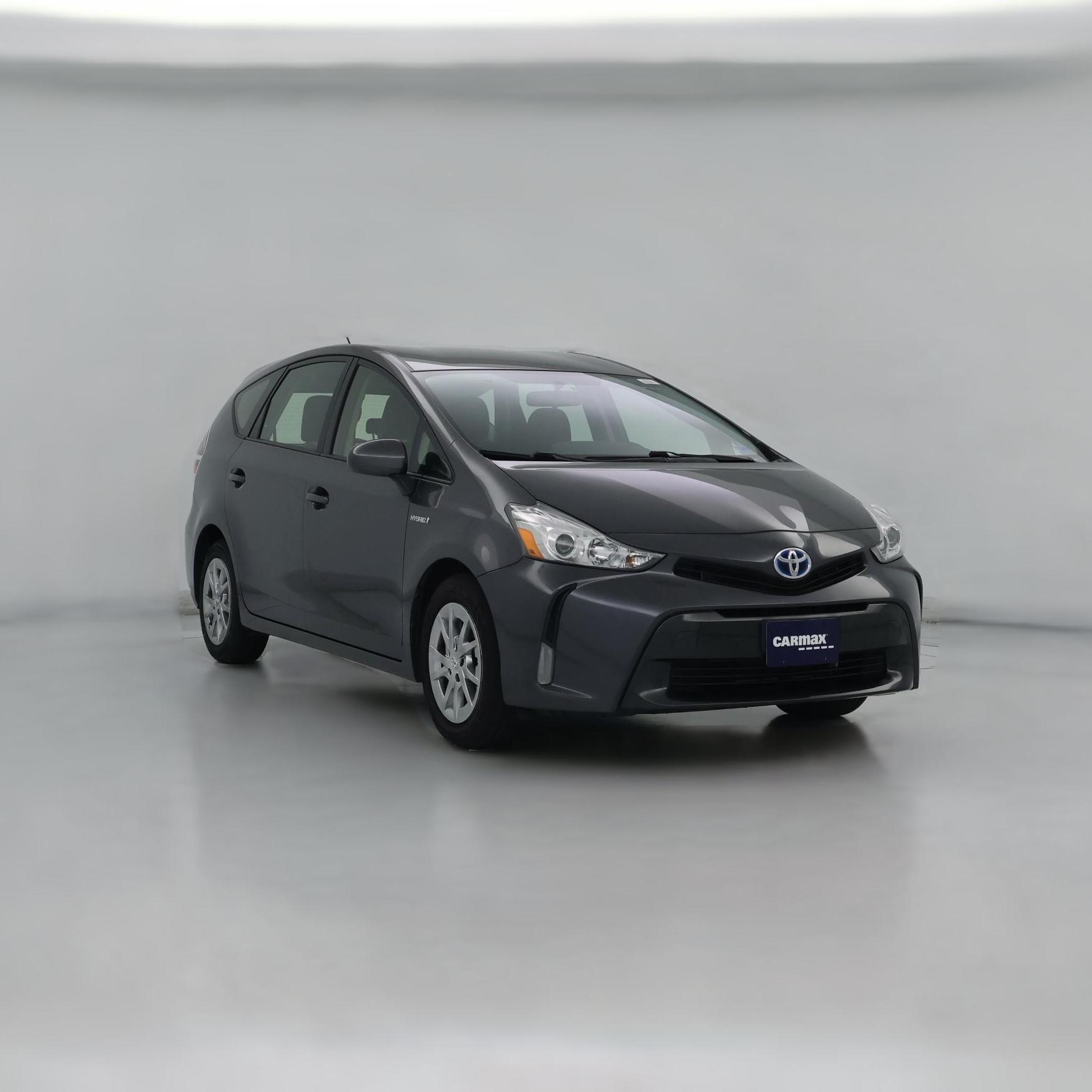 Thumbnail: 2015 Toyota Prius v - 1