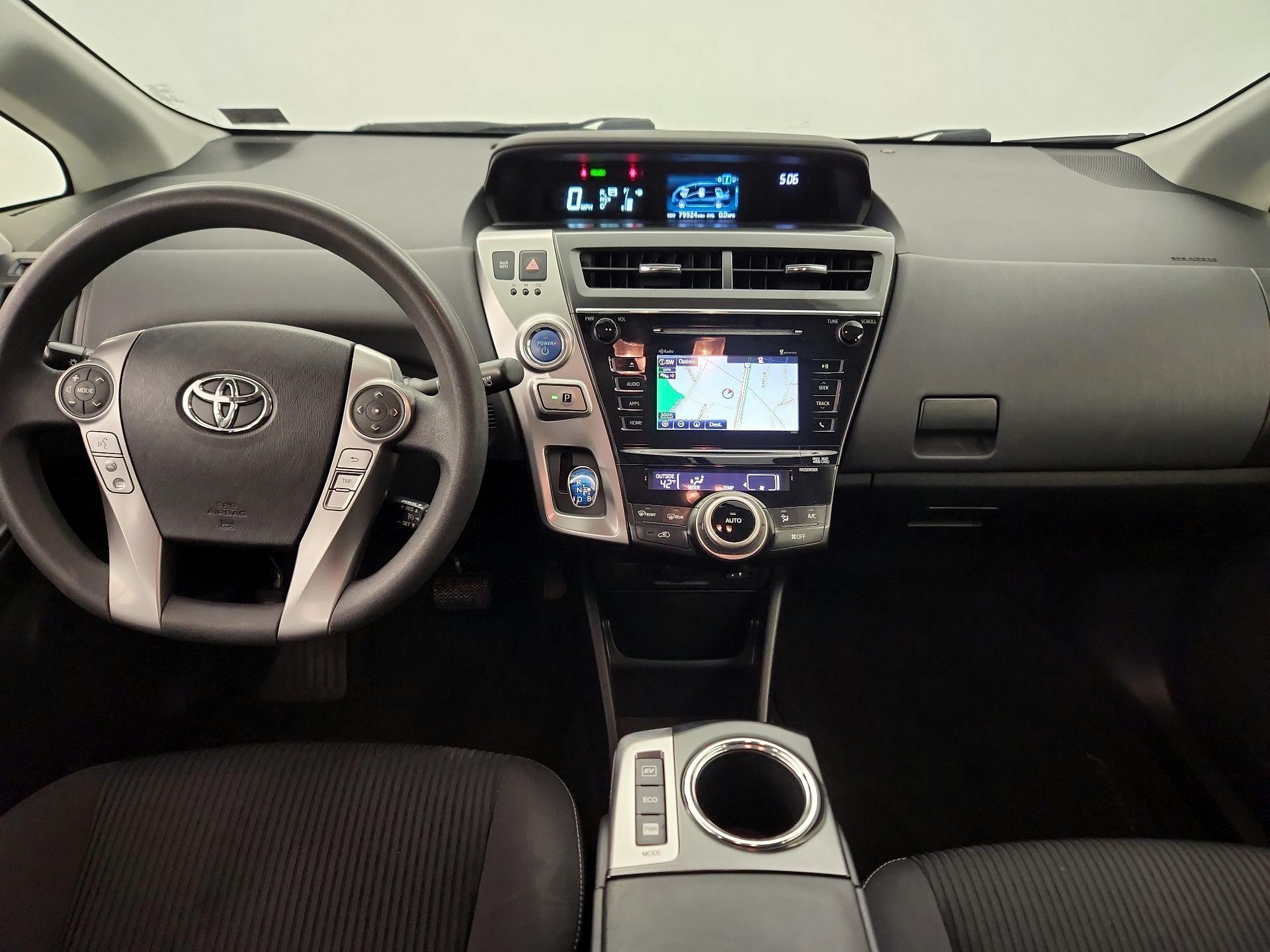 Thumbnail: 2015 Toyota Prius v - 9