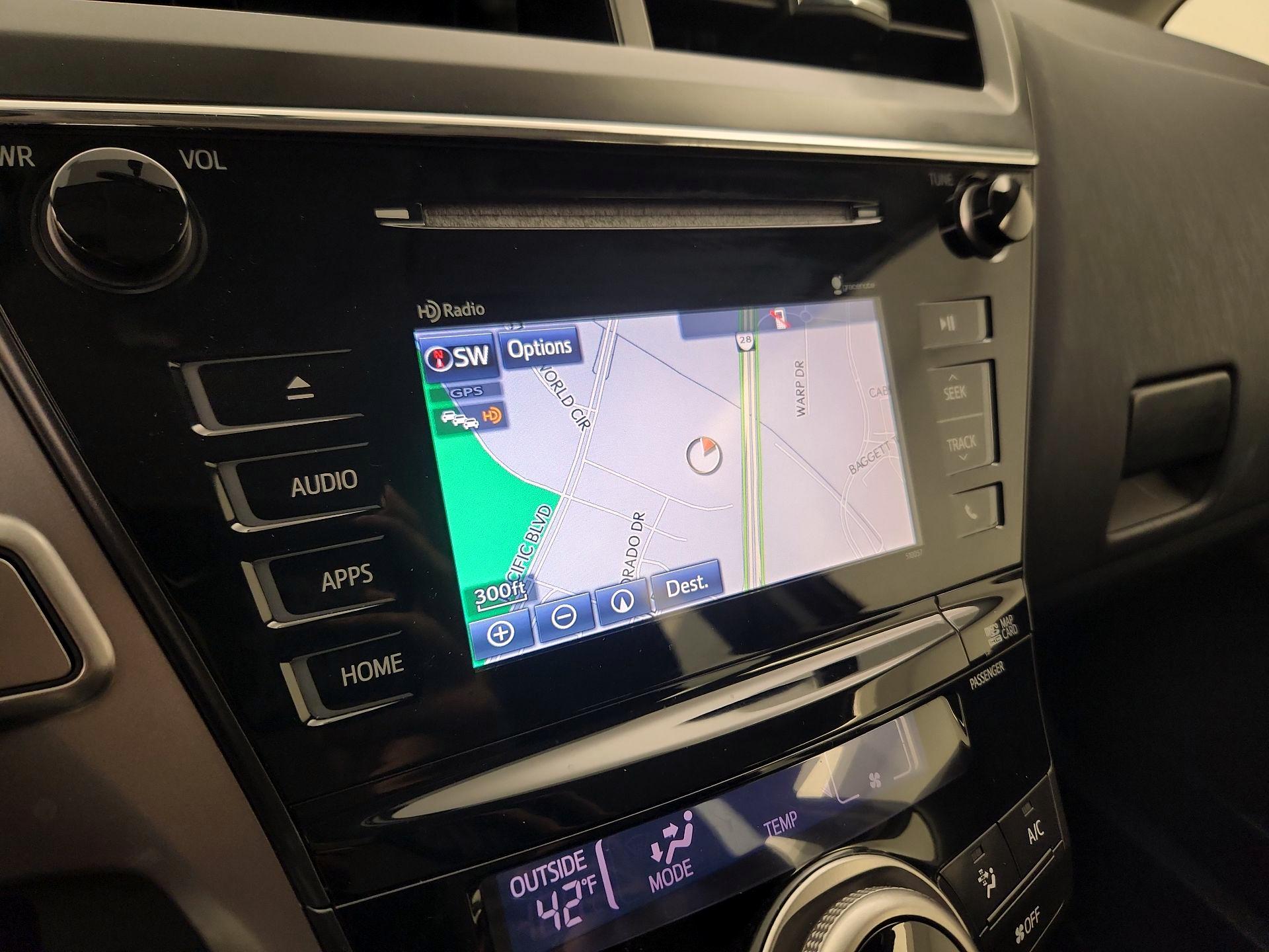 Thumbnail: 2015 Toyota Prius v - 14