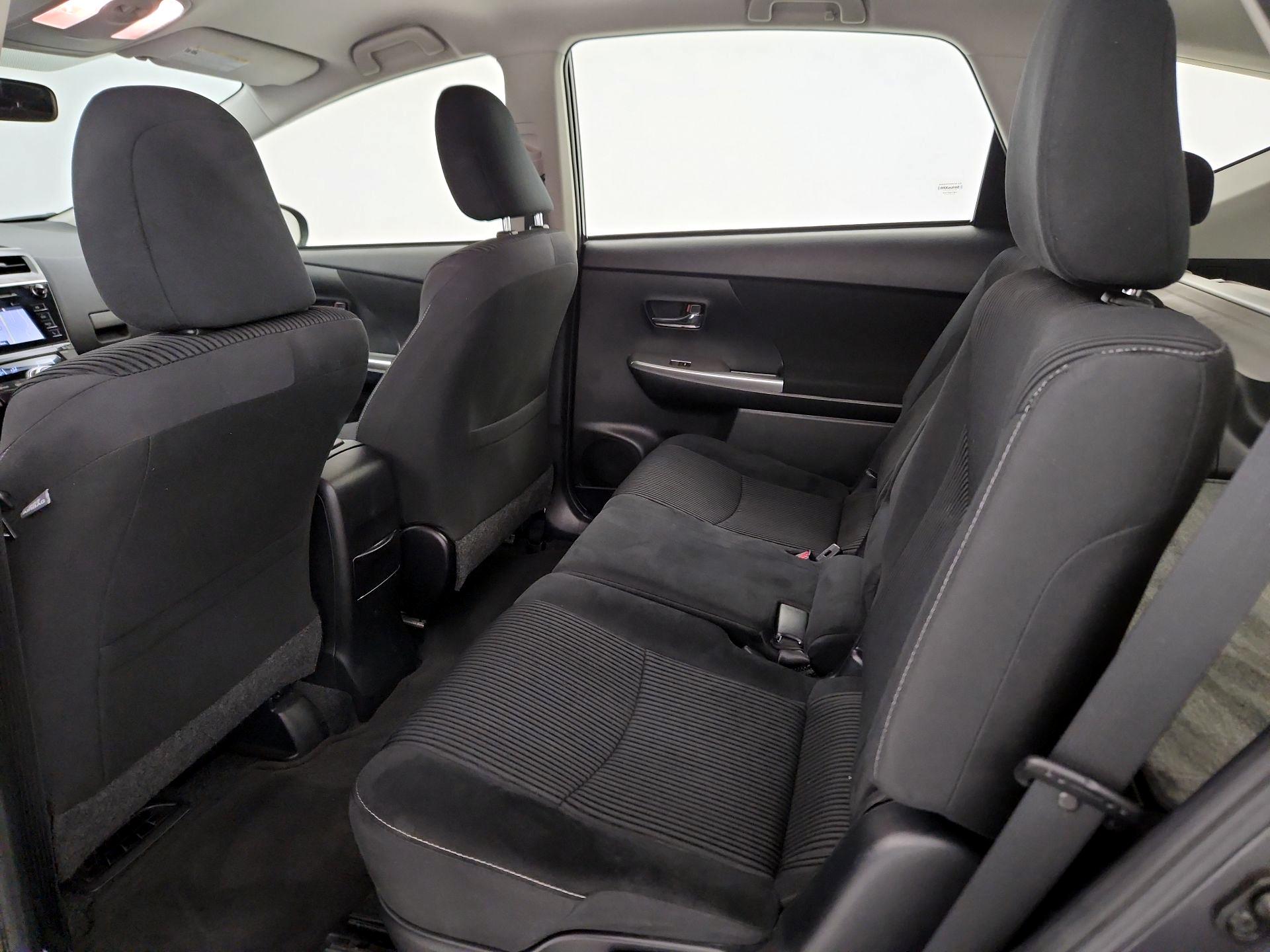 Thumbnail: 2015 Toyota Prius v - 20