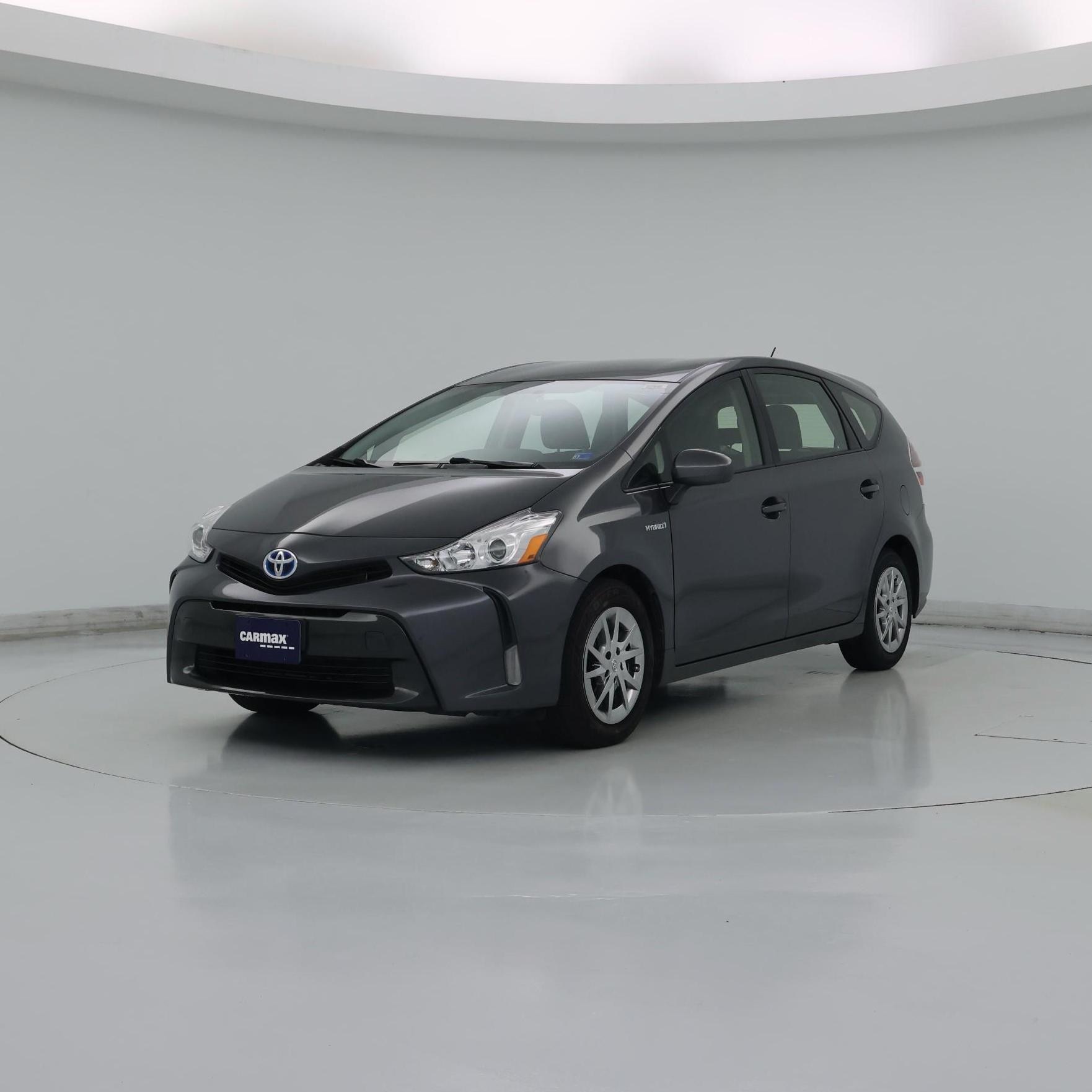 Thumbnail: 2015 Toyota Prius v - 4