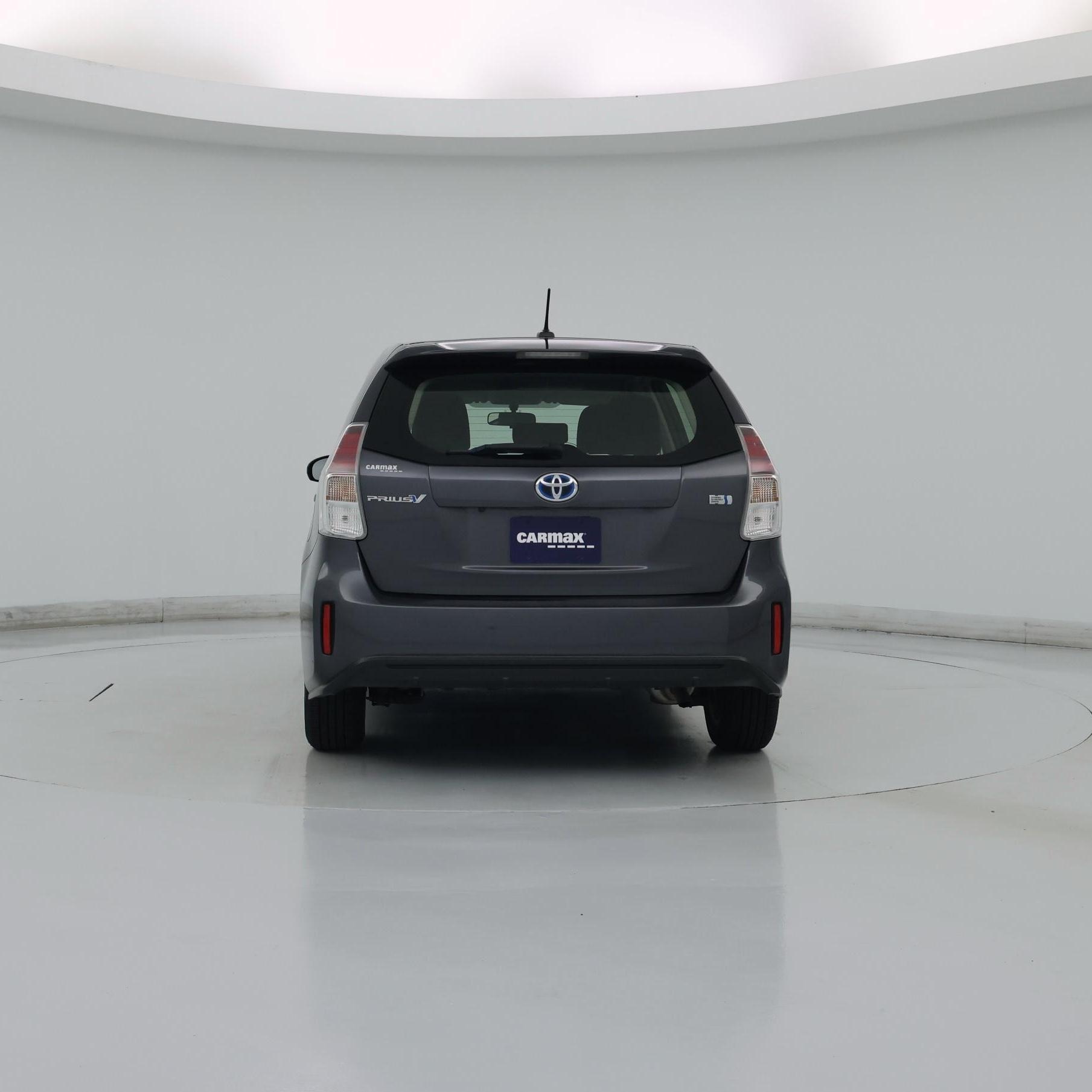 Thumbnail: 2015 Toyota Prius v - 6