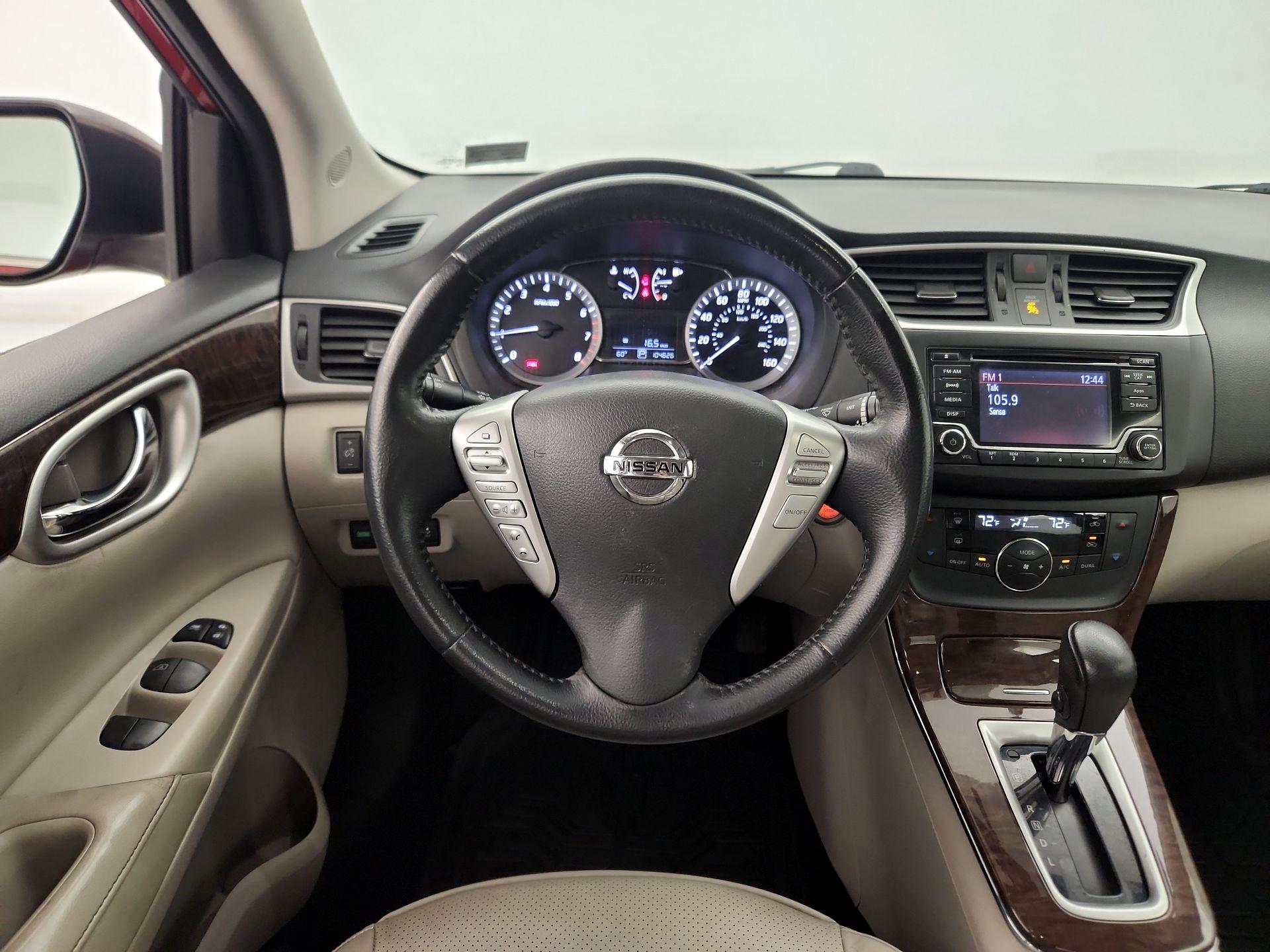 Thumbnail: 2015 Nissan Sentra - 10