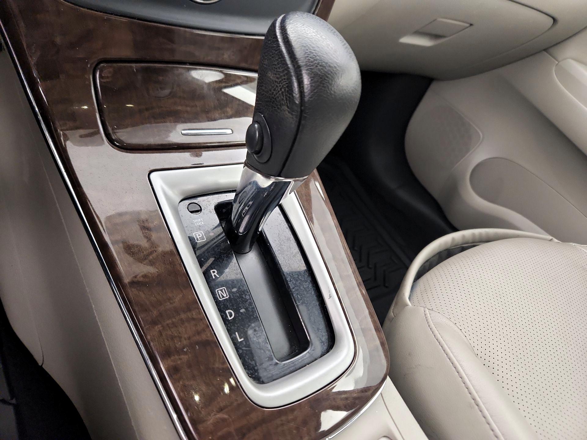 Thumbnail: 2015 Nissan Sentra - 17